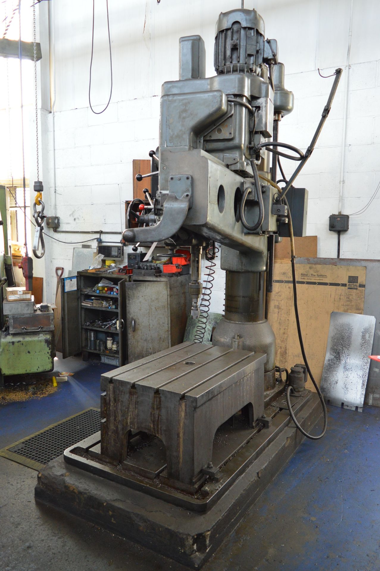 Kitchen & Wade, 40E26, radial arm drill, Serial No. 20138 (assumed 1965) Bed: 0.91m x 0.61m