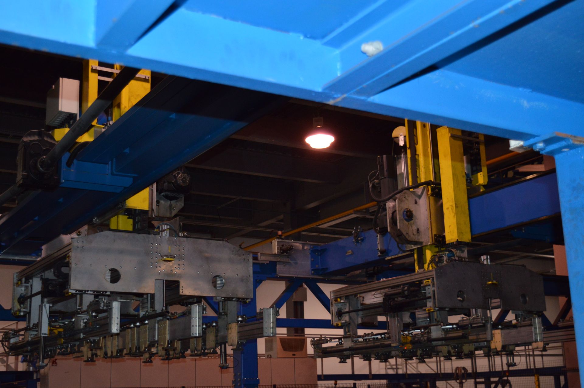 Kraft, stacking system with 2 x automatic gantry mounted roboitic pick and place stackers (2006) - Image 8 of 12