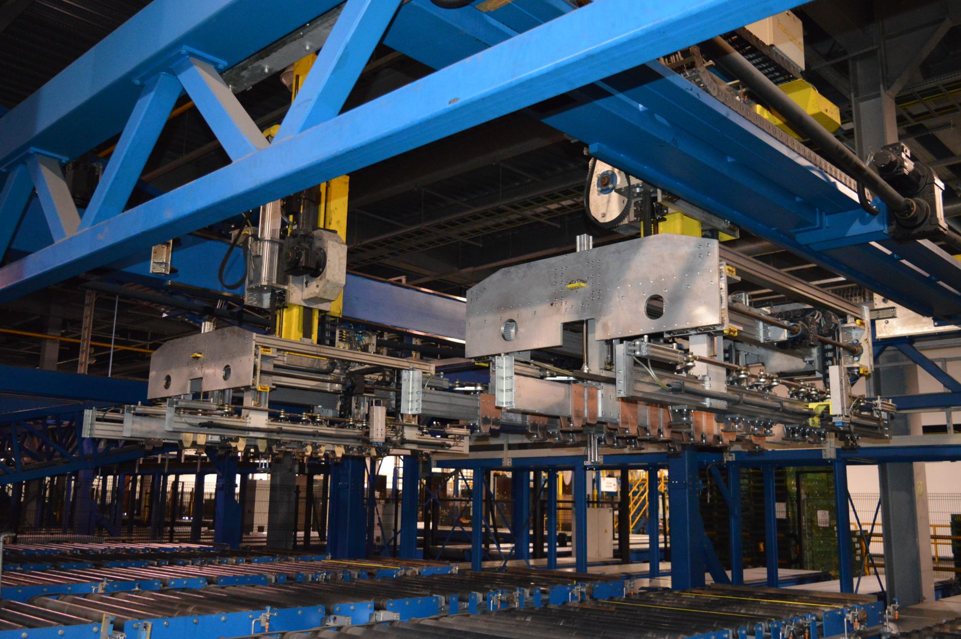 Kraft, stacking system with 2 x automatic gantry mounted robotic pick and place stackers (2006) - Image 4 of 8