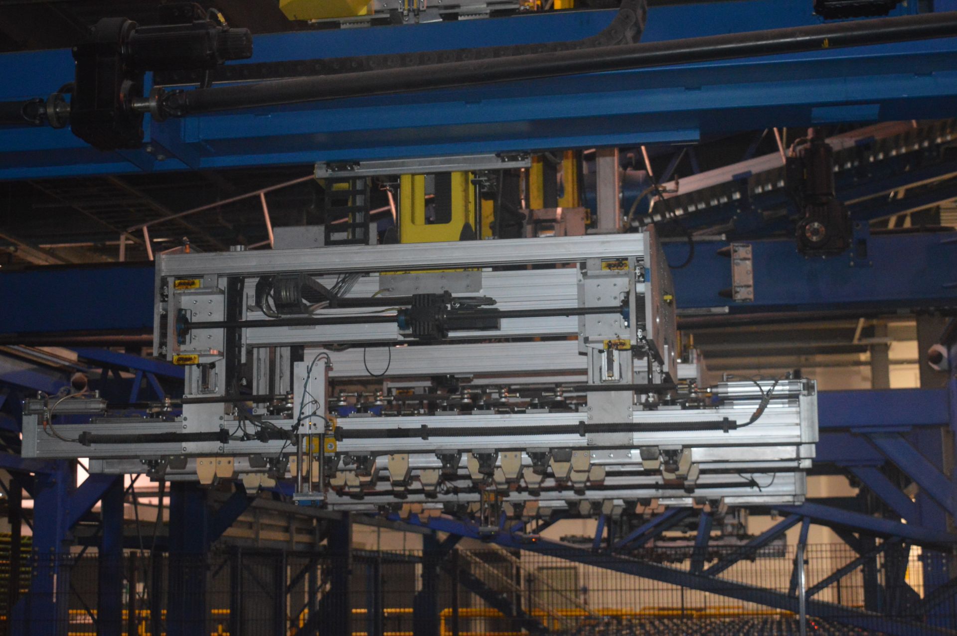 Kraft, stacking system with 2 x automatic gantry mounted roboitic pick and place stackers (2006) - Image 9 of 12