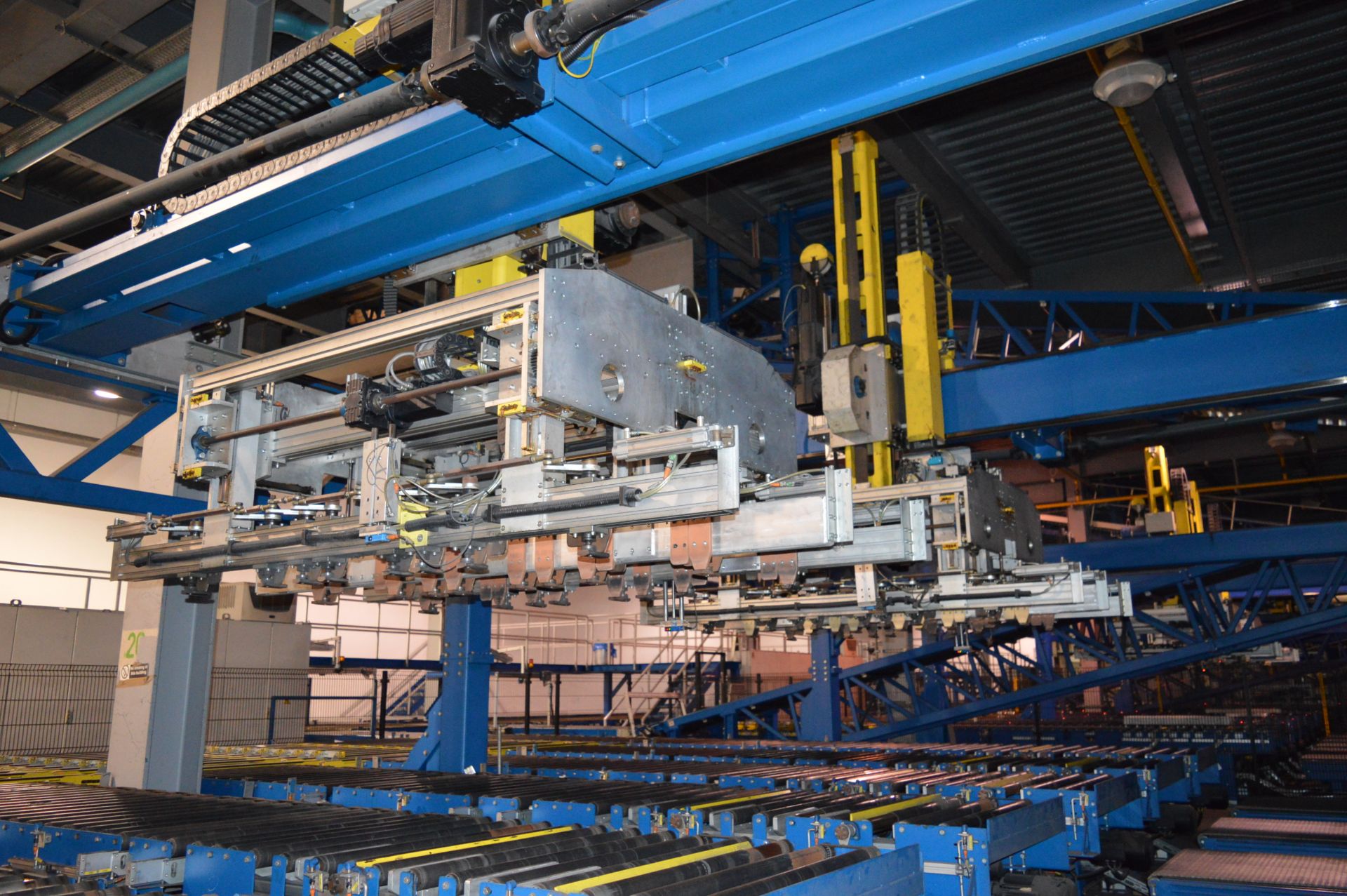 Kraft, stacking system with 2 x automatic gantry mounted robotic pick and place stackers (2006) - Image 2 of 8