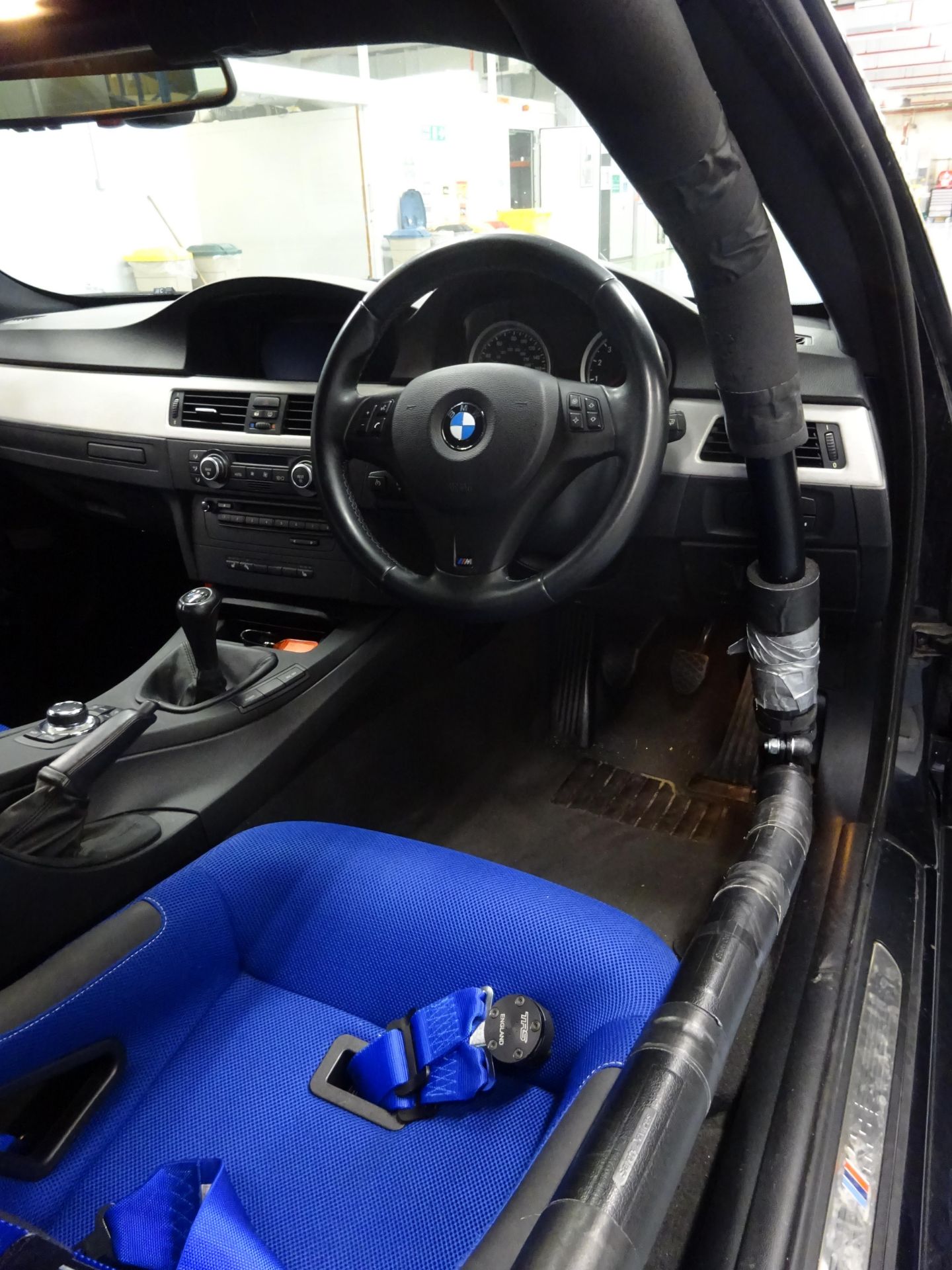 BMW M3 series E92, 2 door Coupe, 4L petrol, 6 speed manual, VIN: WBSWD92020PY34626, Engine No. - Bild 12 aus 39