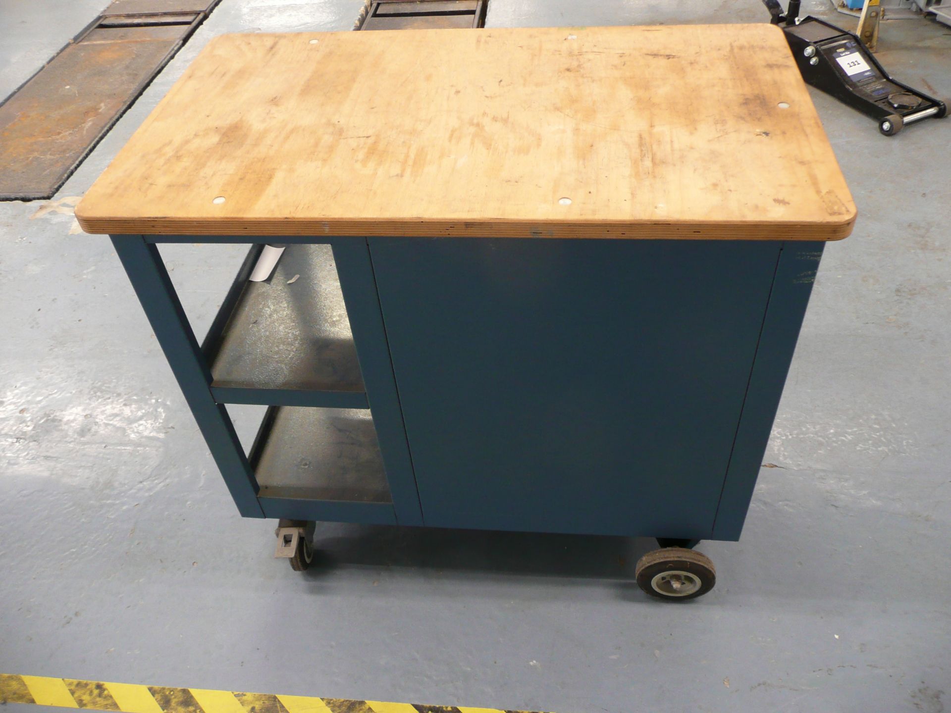 Gedore, mobile garage workbench with six drawer tool storage and two shelves, size 950mm (l) x 550mm - Image 4 of 4