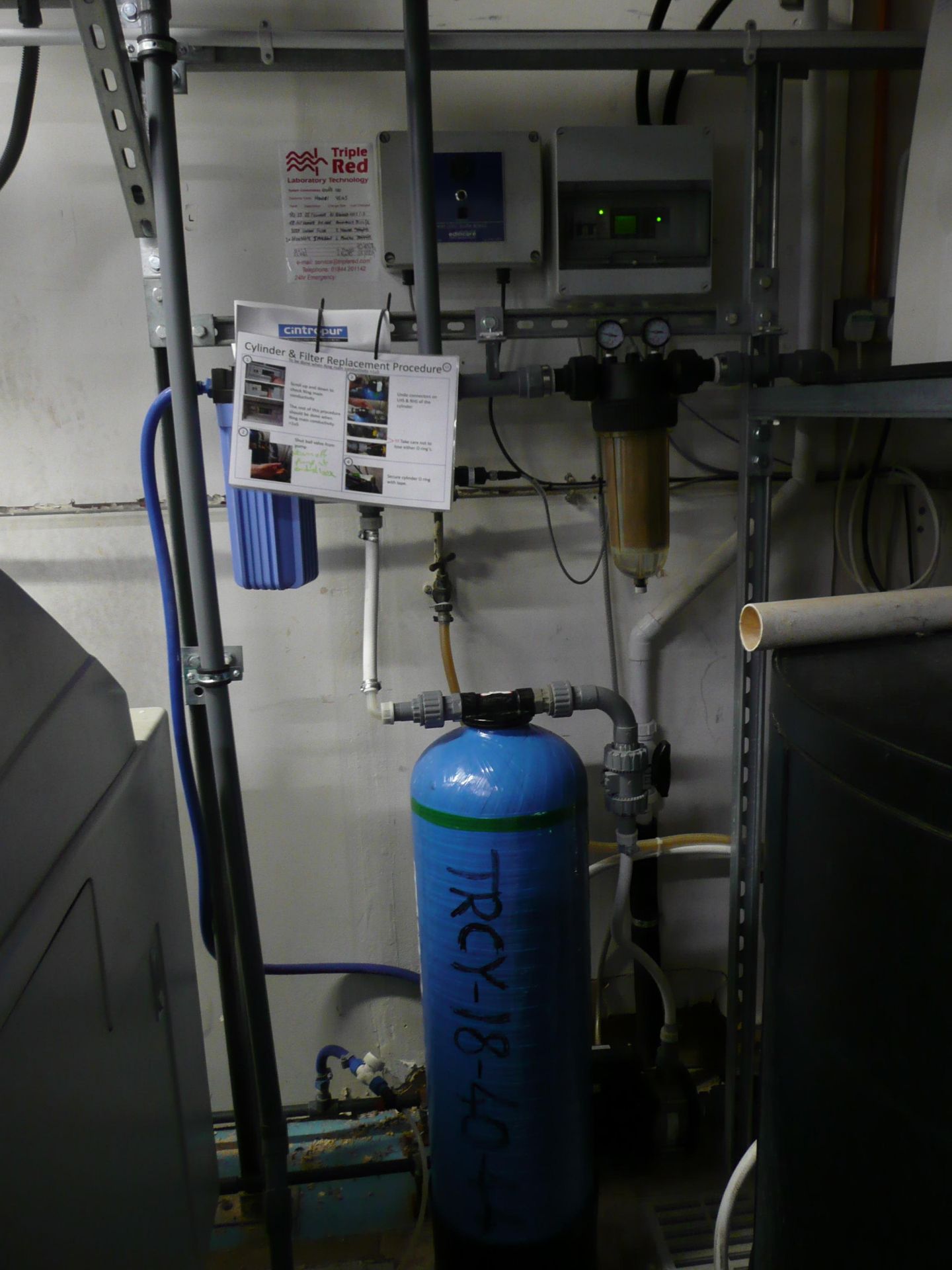 Deionised water treatment reverse osmosis plant consisting of:1 x DI conductivity solution tank, - Image 3 of 3