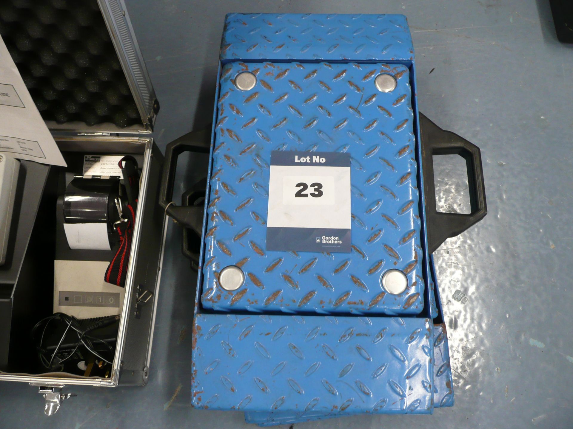 Hawkley, ES270, portable vehicle scales Capacity 2000kg (Qty 4) Portable vehicle weighing scale - Image 3 of 3