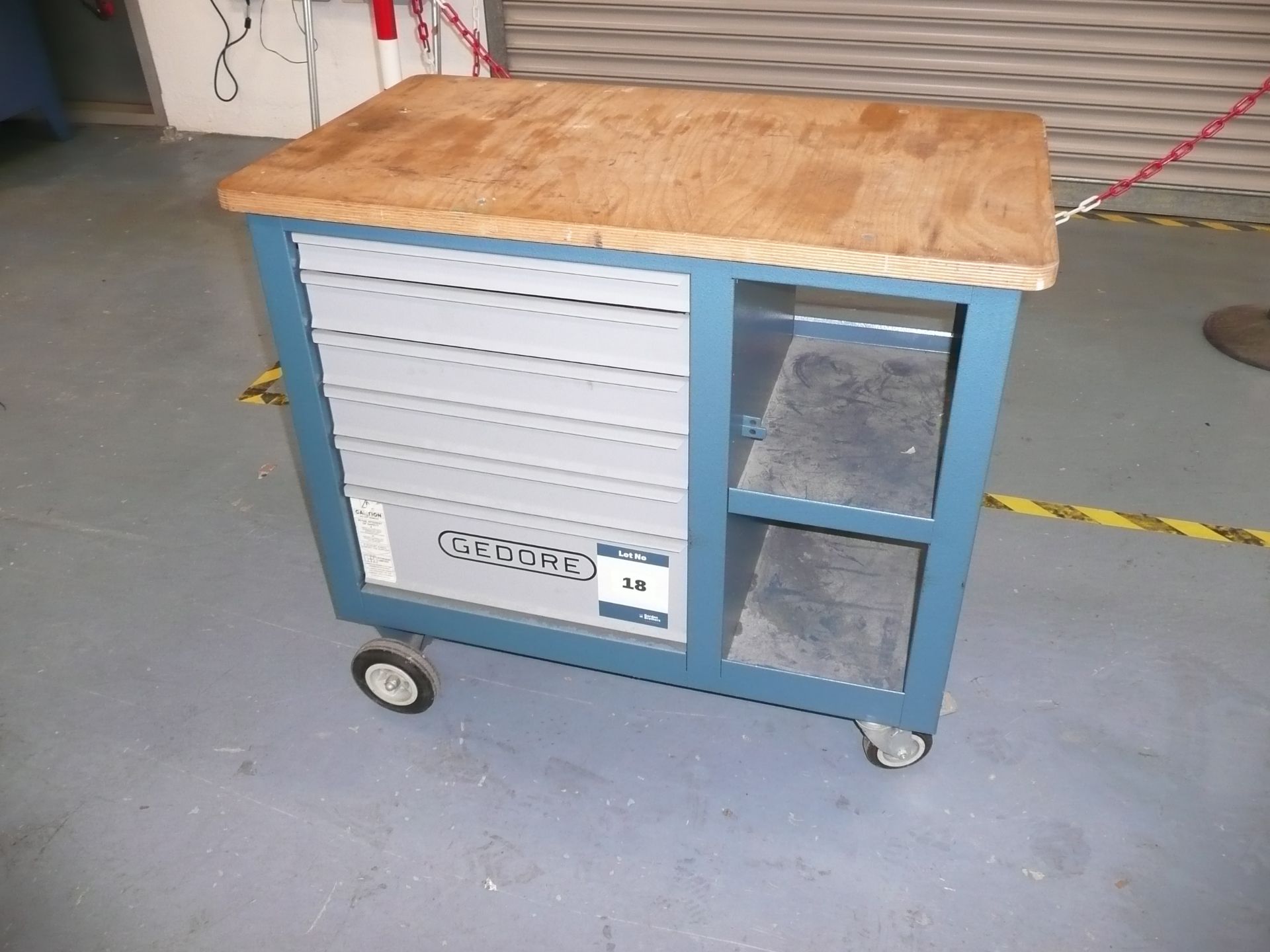 Gedore, mobile garage workbench with six drawer tool storage and two shelves, size 950mm (l) x 550mm