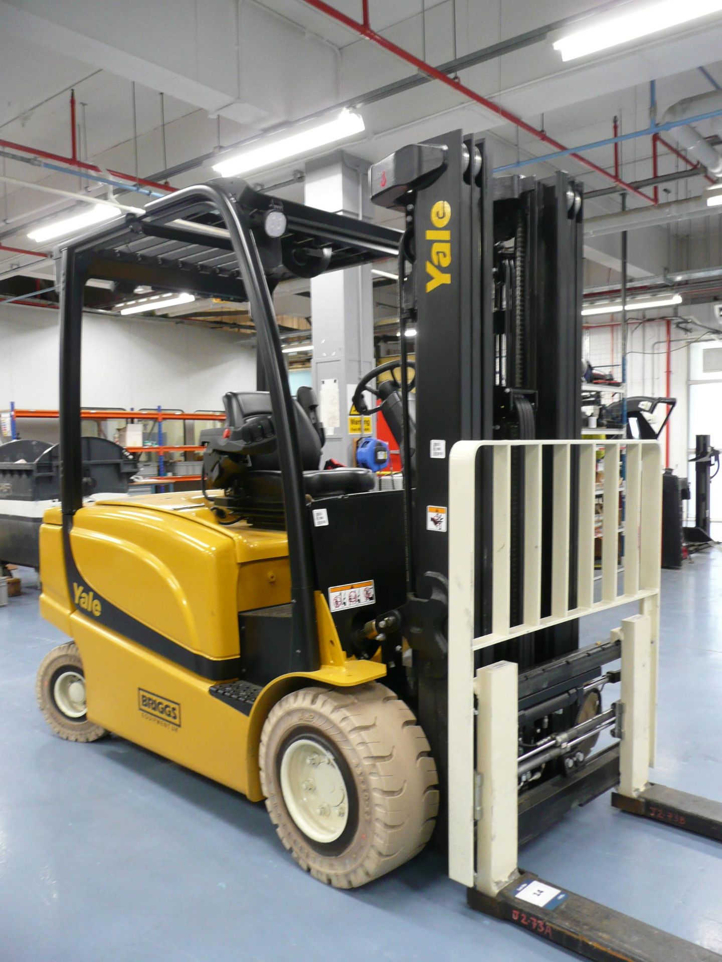 Yale, ERP35VL E2145, electric forklift truck with side shift, 3.3T Capacity, ****ONLY 45 HOURS**** - Image 4 of 6