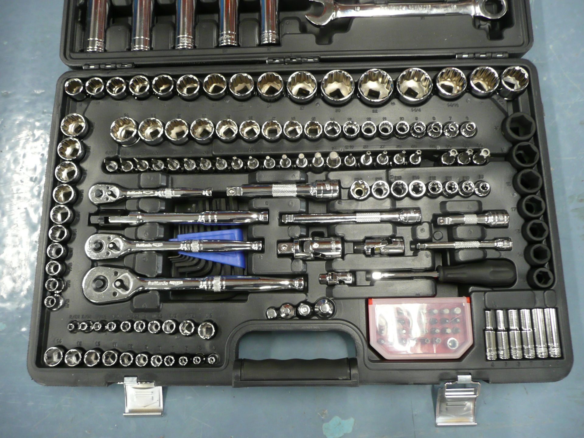 Halfords, Advanced Spanner & Socket Set Metric & Imperial sizes, sockets from 4m to 32mm, 5/32 to - Image 2 of 4