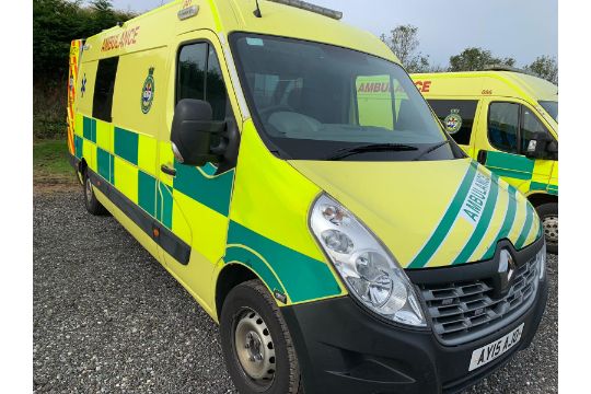 Renault Master LM35DCi A&E front line ambulance, registration AY15AJO, mot expires 11/4/2020, 102018 - Image 2 of 14