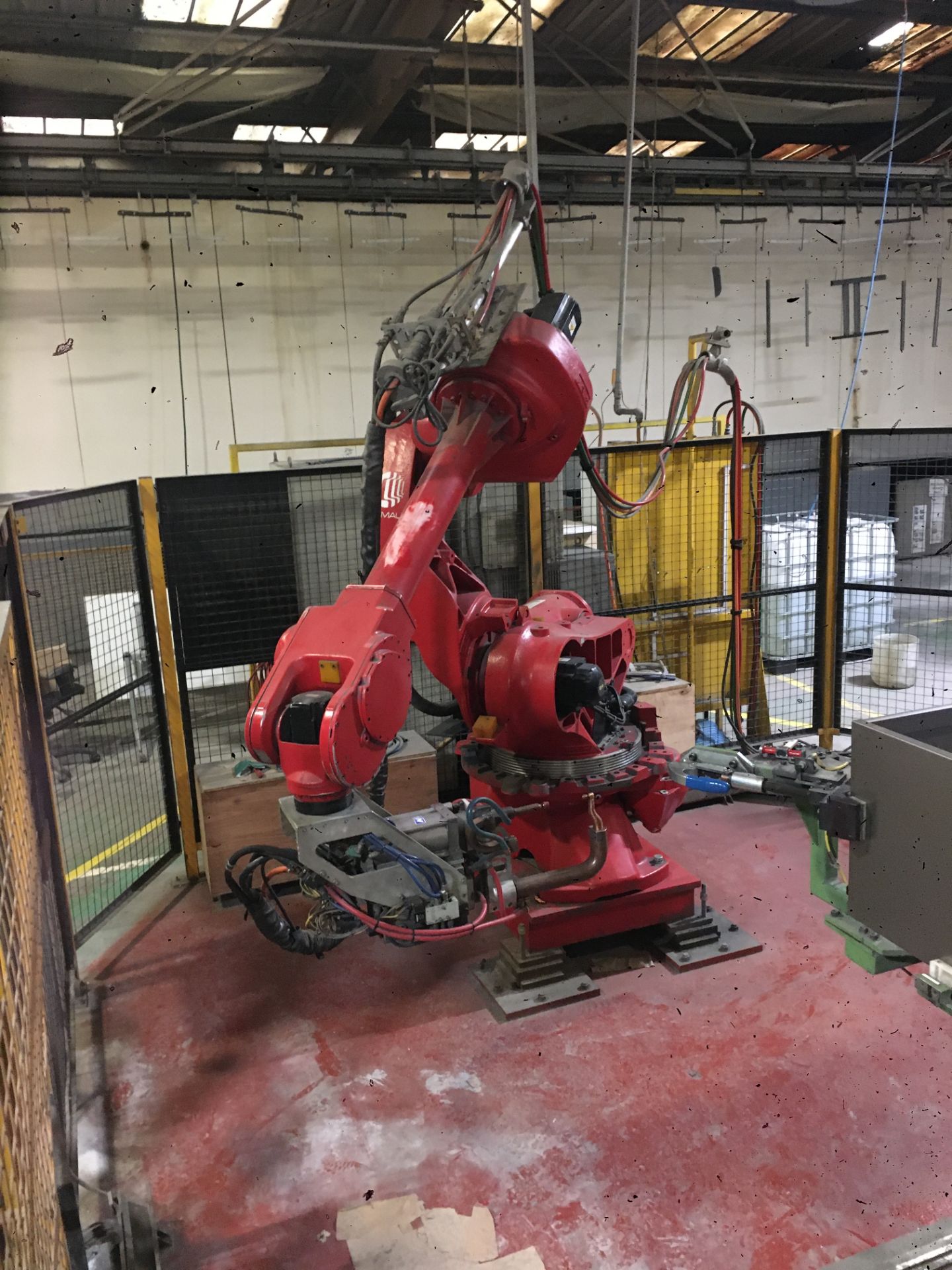 Robotic welding cell 2 comprising: 2x Comau Robotics, C4G RCC3 robots, Serial No. 0360 and 0357 ( - Image 5 of 11