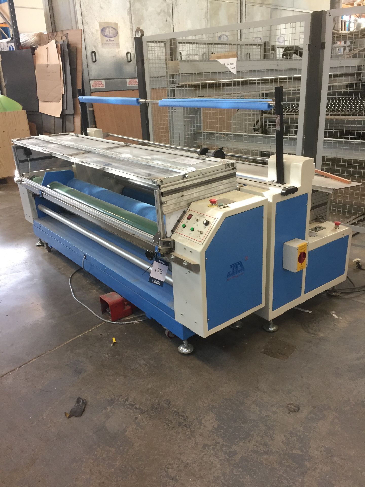 JD Automatic rolling fabric machine (240v) Model No. YFD-2100 F11(2019) Capacity 2100mm ** This