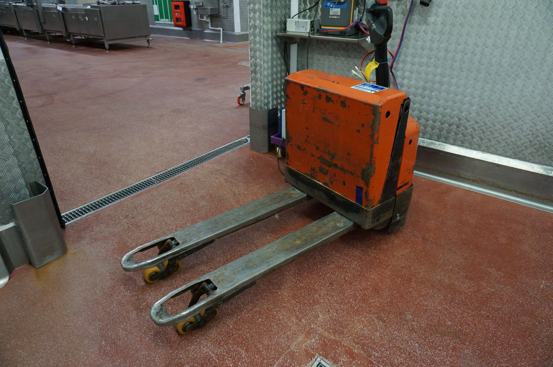 BT, Model: LWE180, 1800kg electric pallet truck, Serial No. 958122 (2006)