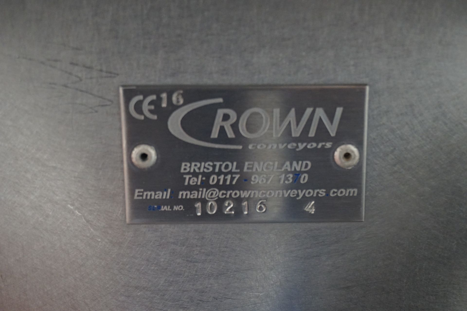 Crown, motorised mobile plastic mesh conveyor, 2.5m (l) belt width: 300mm - Image 2 of 2