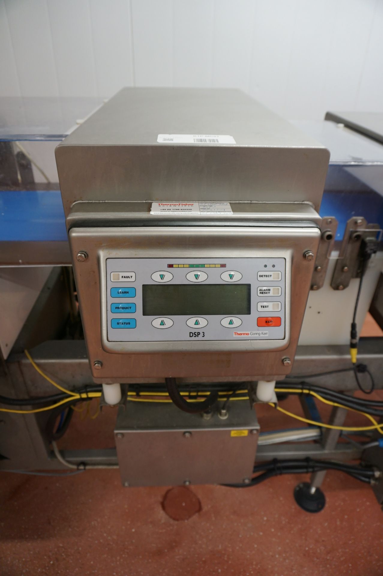 Thermo Goring Kerr, DSP metal detector with through feed belt conveyor and reject station - Image 3 of 3