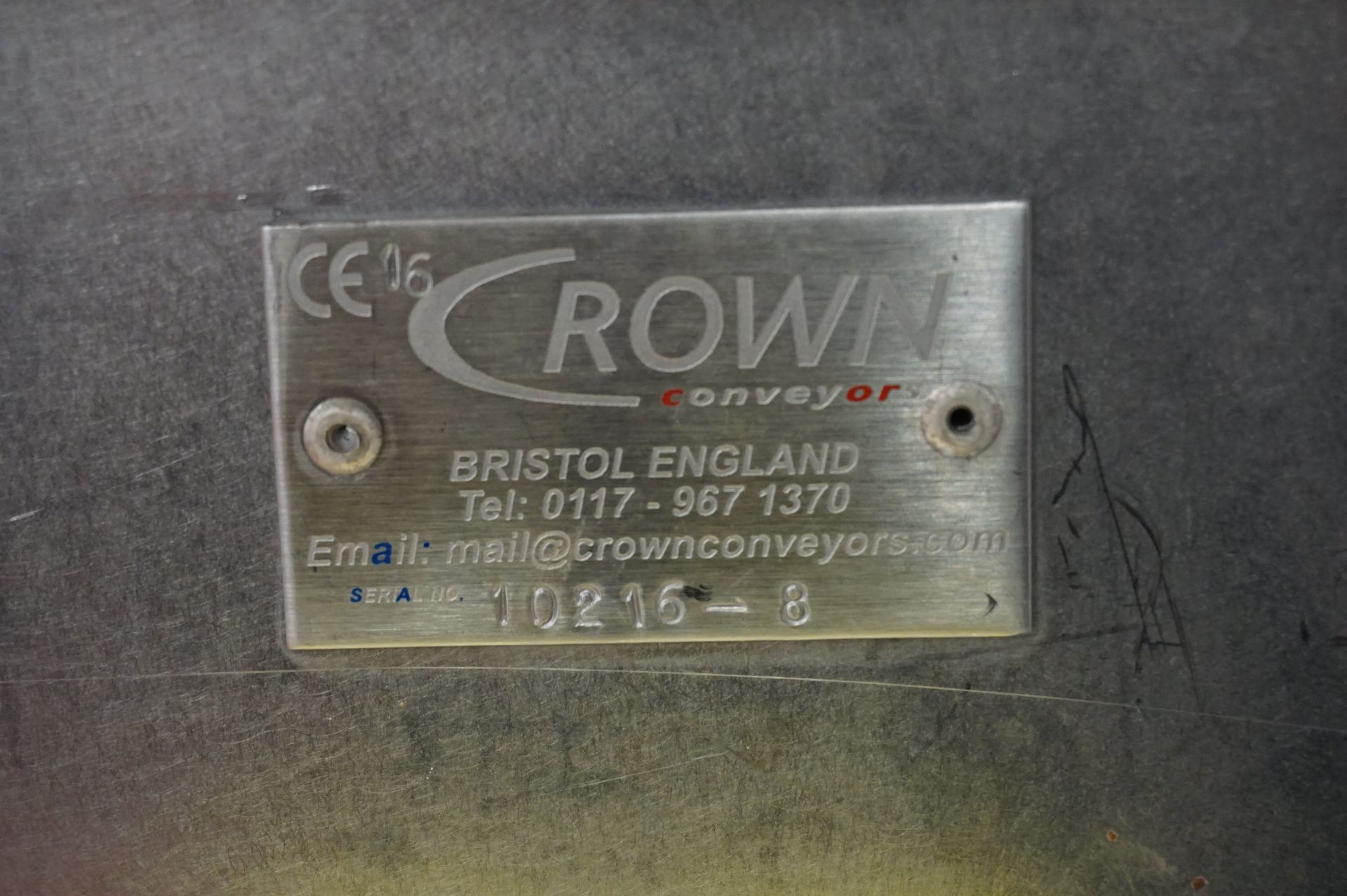 Crown, motorised mobile plastic mesh conveyor, 1.5m (l) belt width: 500mm - Image 2 of 2