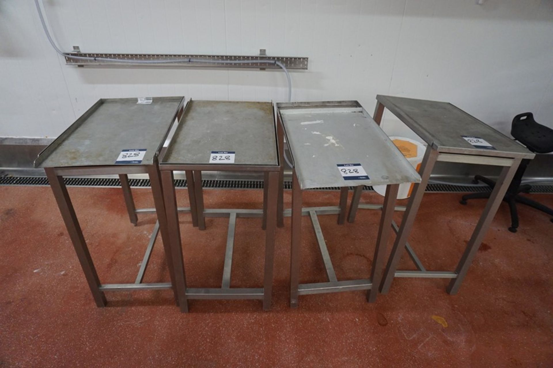 4 x Various single tray stands, as lotted