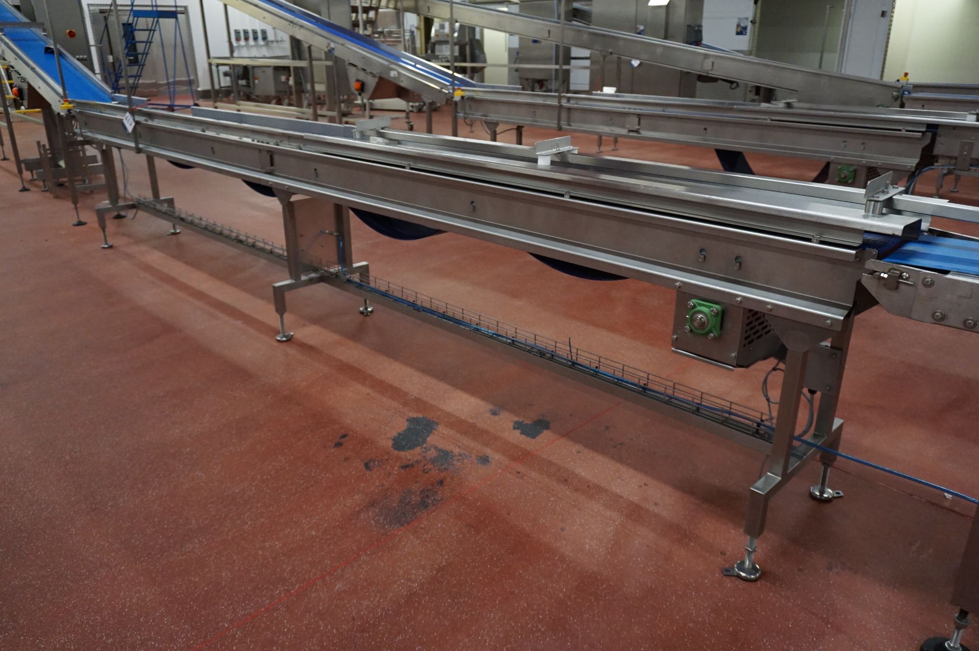 Kliklok Packing Station Comprising: motorised decline belt conveyor, Approx 5m with WMH control - Image 10 of 12