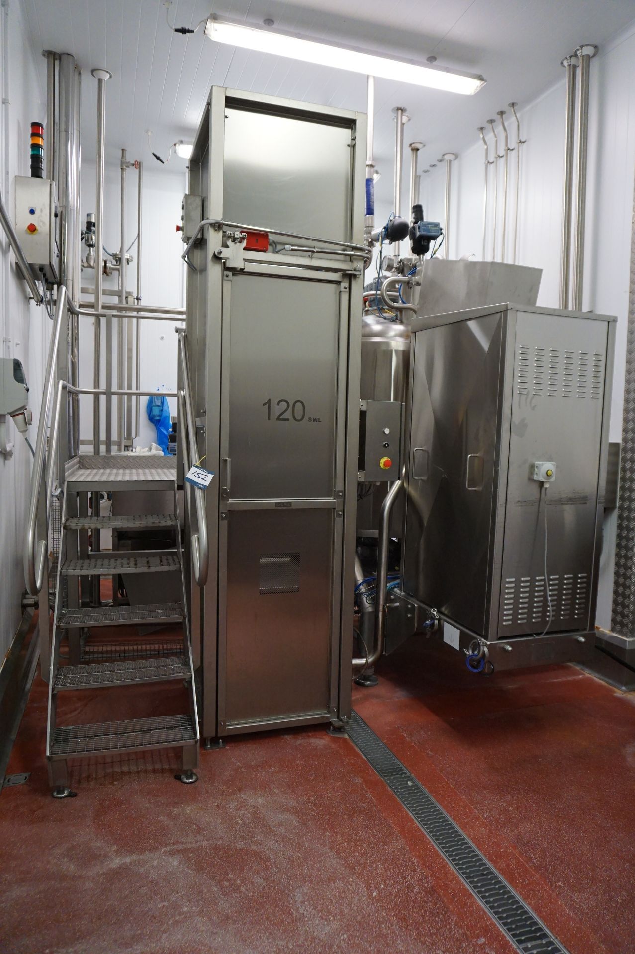 Scanima / Tetra-Pak Cooking Station Comprising: SPM1000V jacketed pressurised 1000L cooking vat,