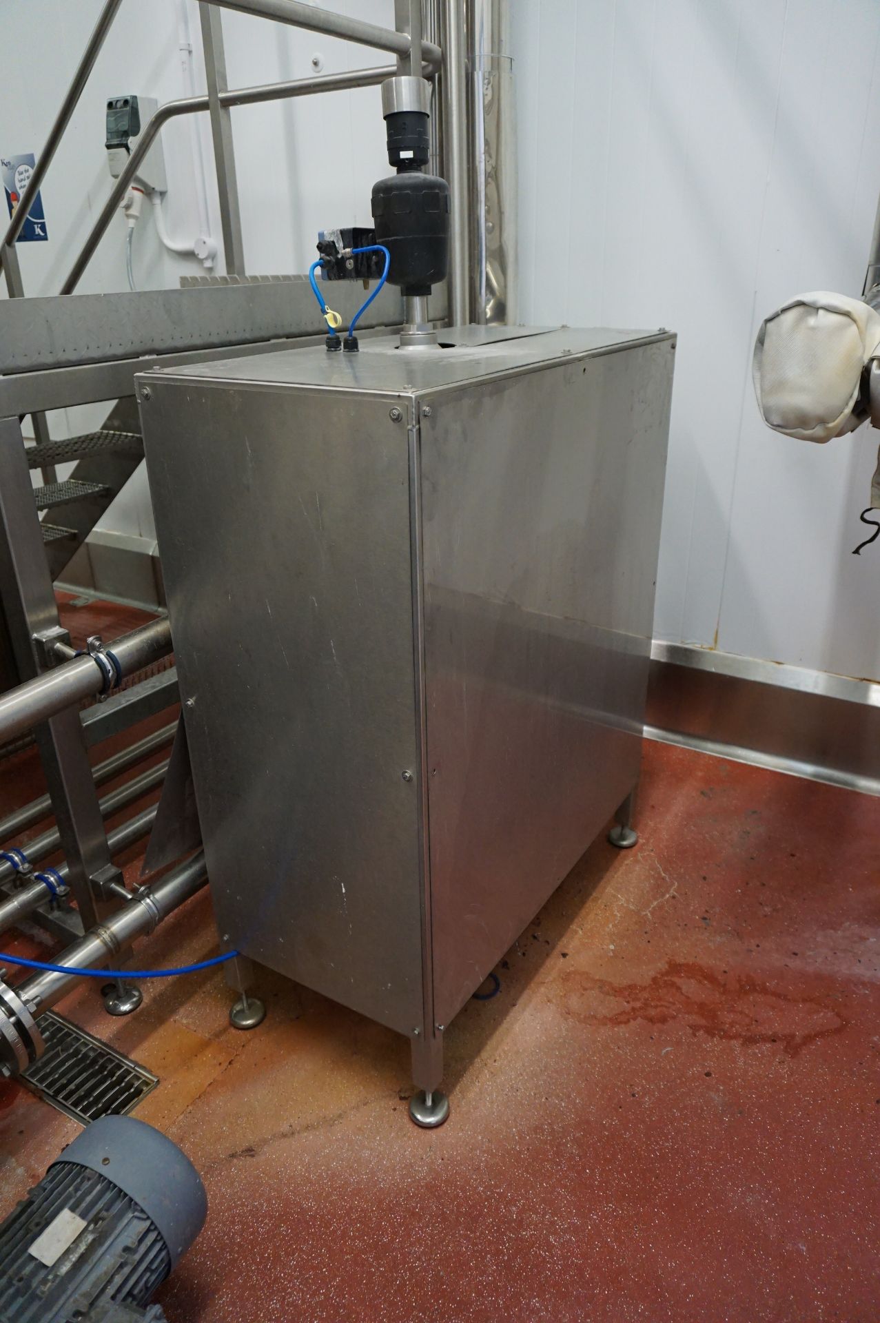 Scanima / Tetra-Pak Cooking Station Comprising: SPM1000V jacketed pressurised 1000L cooking vat, - Image 8 of 9