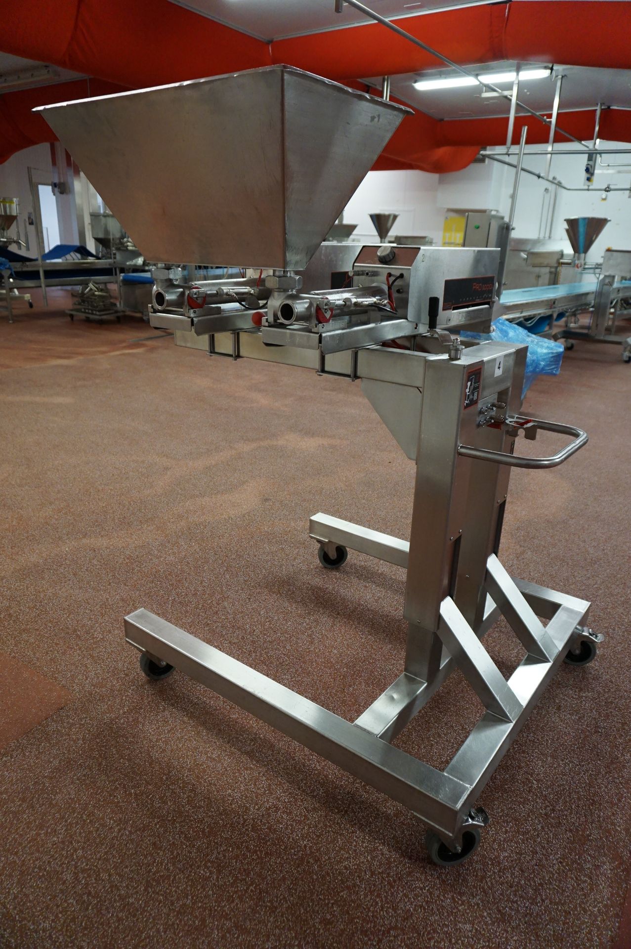 Unifiller, Model: PRO1000i, mobile twin lane depositor, Serial No. N/A with hopper infeed and - Image 2 of 4