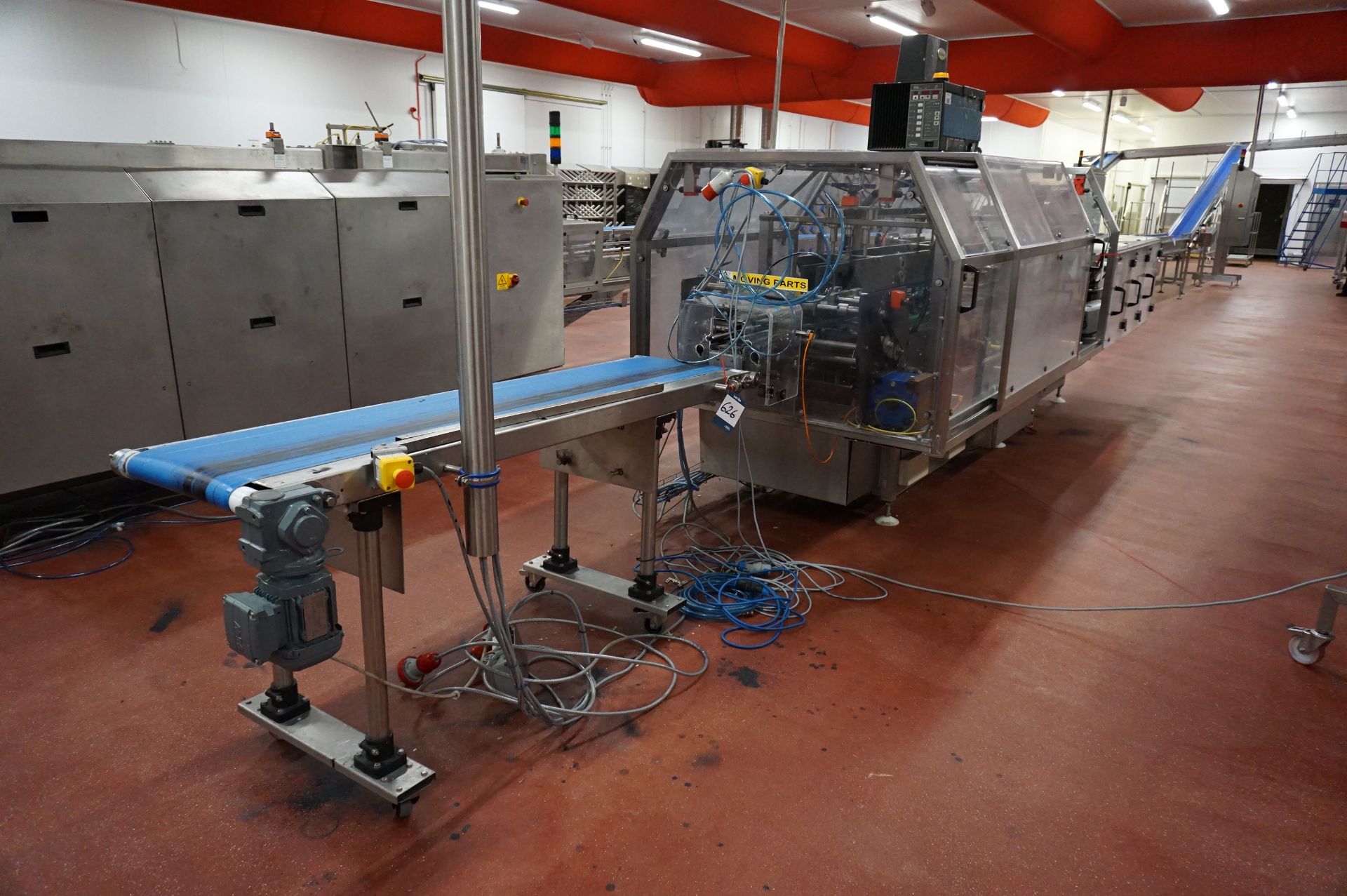 Fisher-Matthews Packing Station Comprising: motorised decline belt conveyor, Approx 6m with WMH - Image 2 of 19