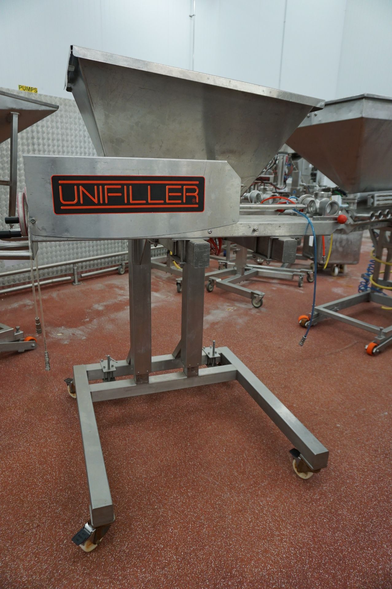 Unifiller, Model: PRO1000i, mobile twin lane depositor, Serial No. IPRD 10669 with hopper infeed and - Image 3 of 5