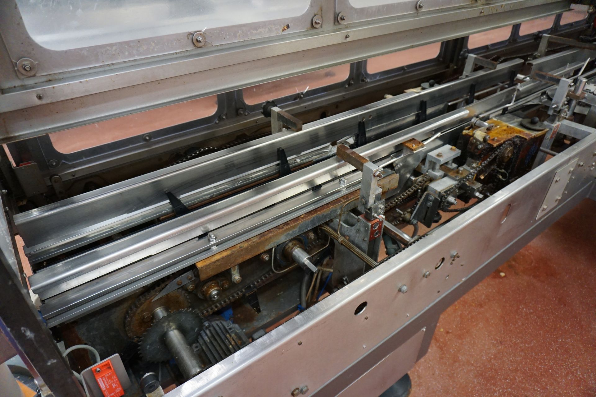 Bradman Lake Packaging Station Comprising: motorised infeed centering conveyor; SL90 cartoning - Image 9 of 11