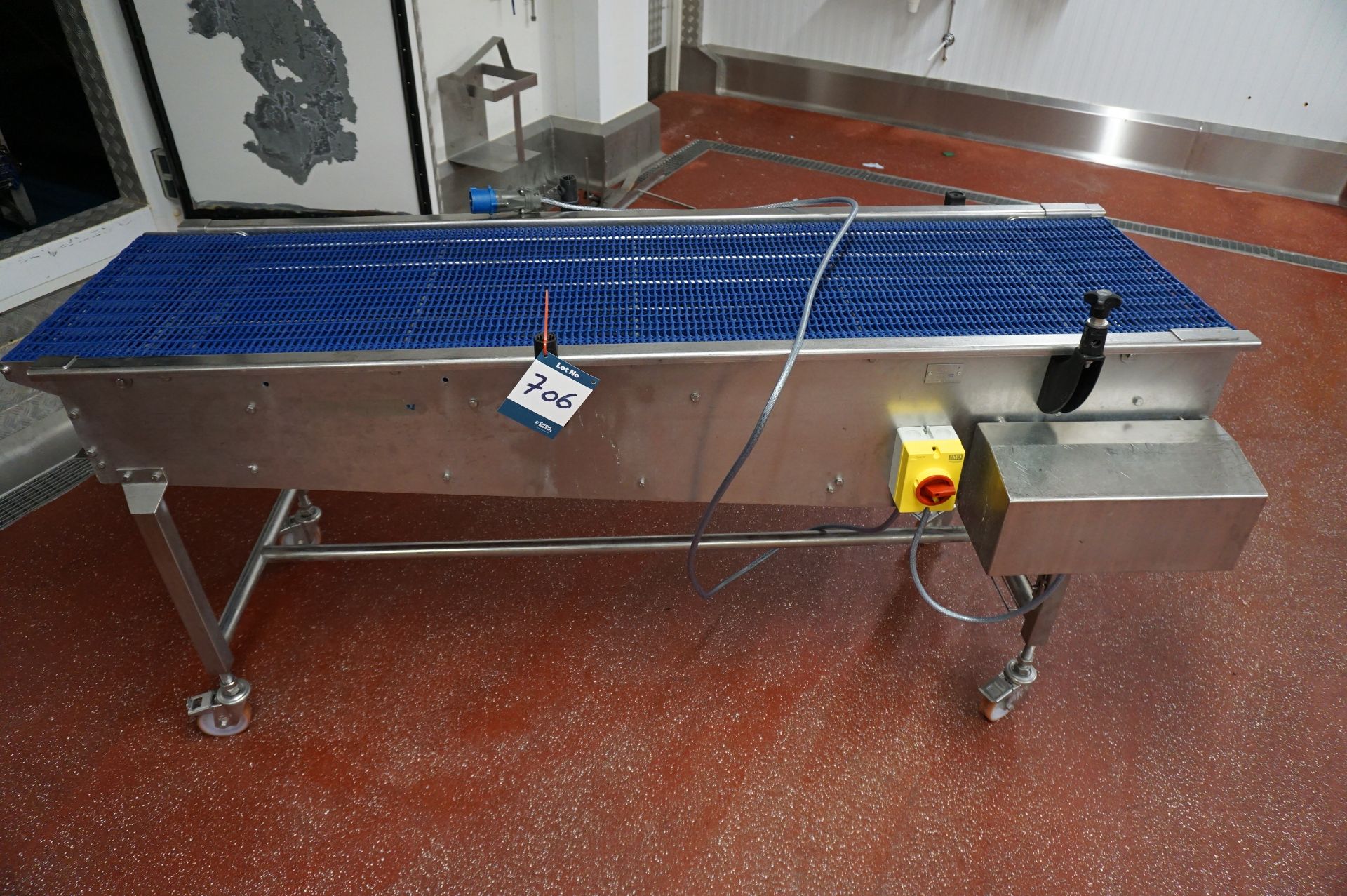 Crown, motorised mobile plastic mesh conveyor, 2m (l) belt width: 500mm