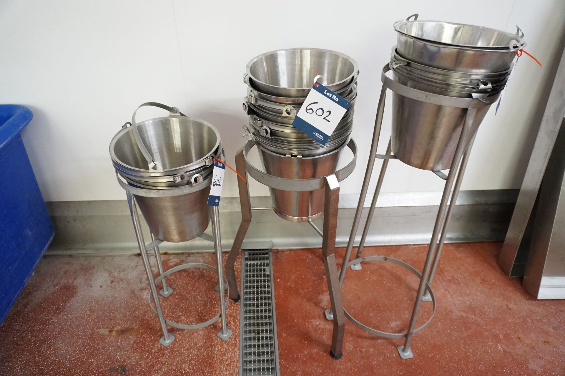 3 x Stands with 22 stainless steel buckets, as lotted