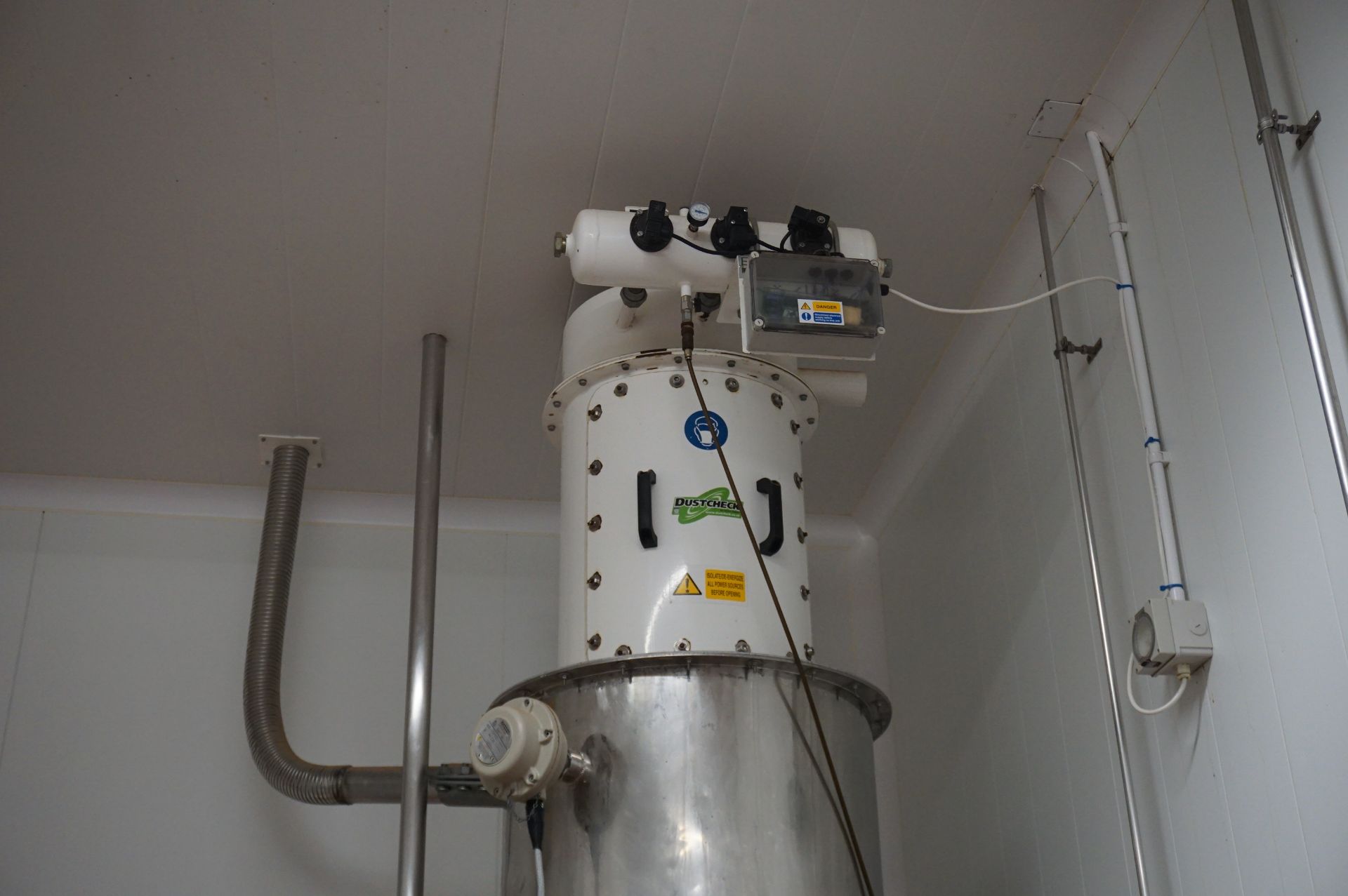 Unbadged, internal silo hopper infeed with Dustcheck extraction and Ian Fellows programmable - Image 3 of 3