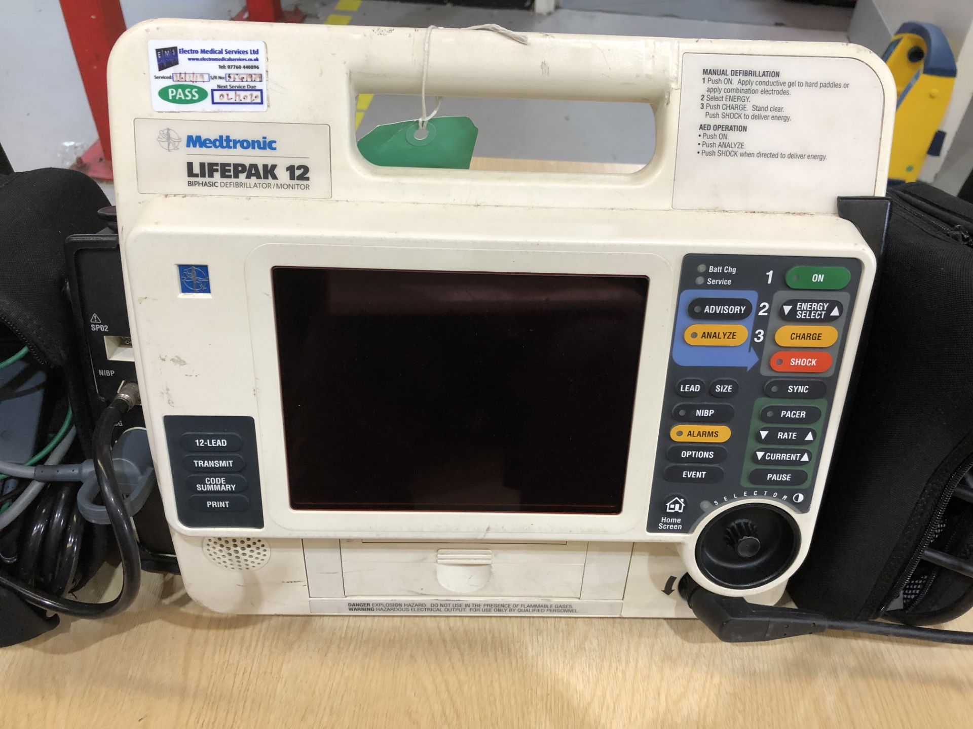 Lifepak 12 monitor/defibrillator, S/No 32200871 (2004) - Bild 2 aus 4