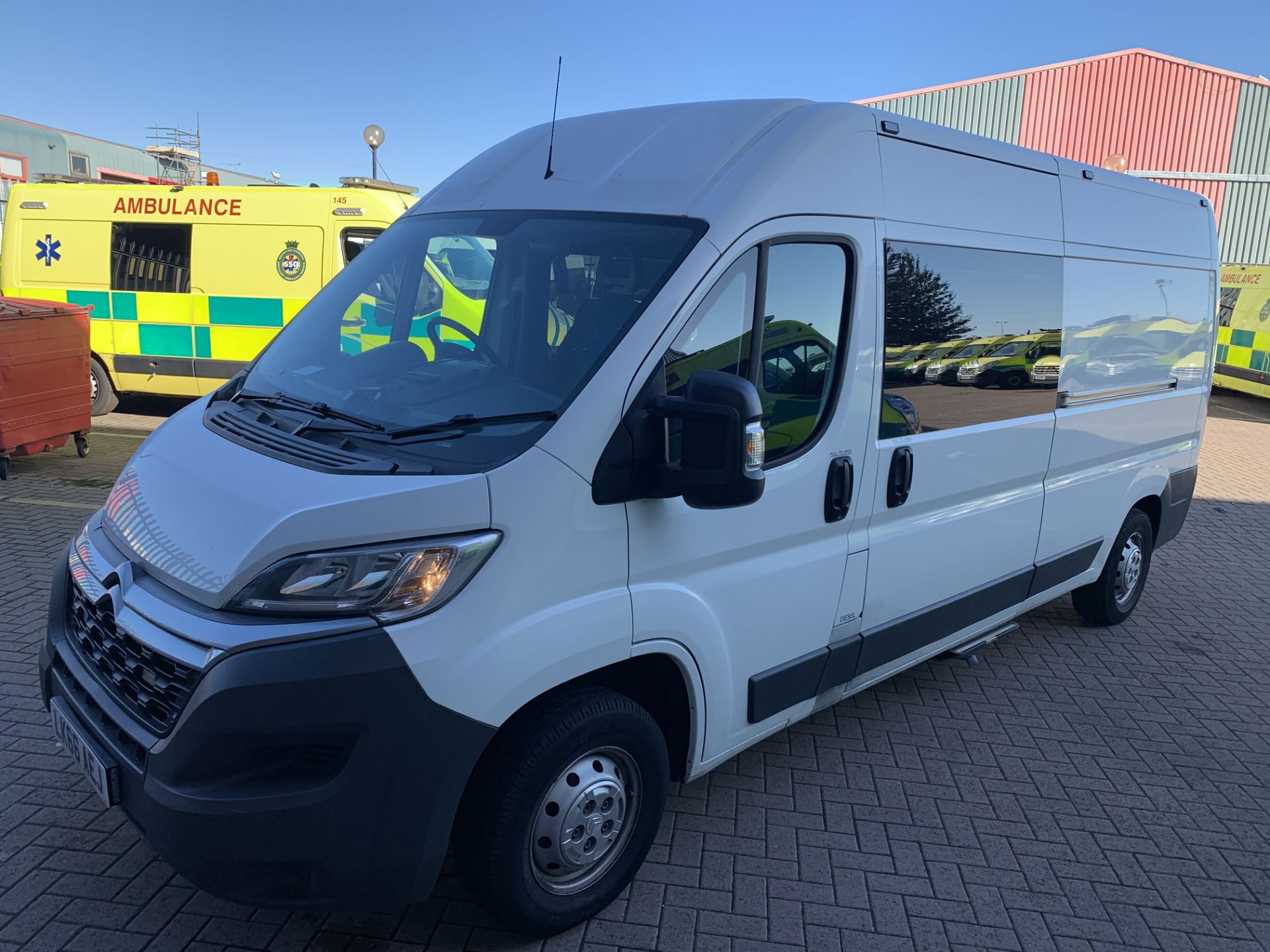 Citroen Relay 35 L3H2 Eprise Blue HDI secure cell covert ambulance, with rear steel prison transport - Bild 2 aus 17