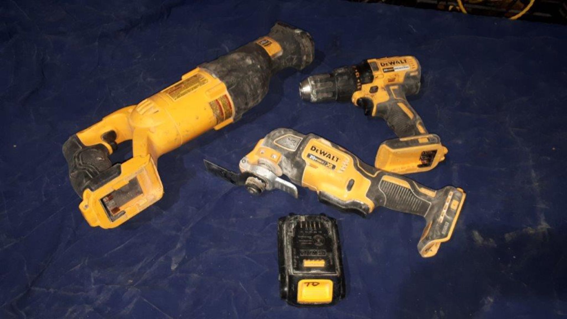 LOT: DEWALT Cordless Tools (4 pcs)