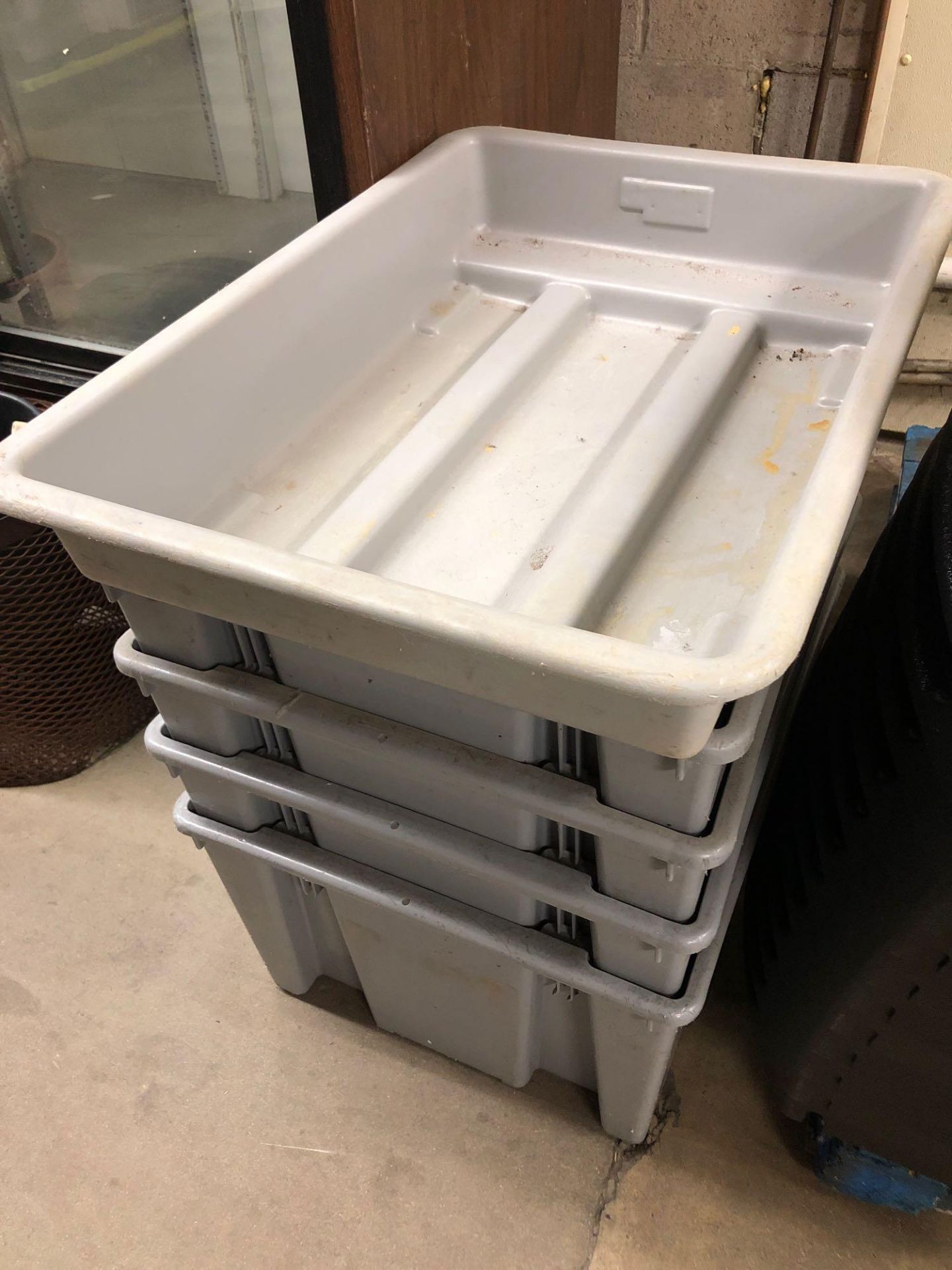 5 Gray Plastic Bus Tubs