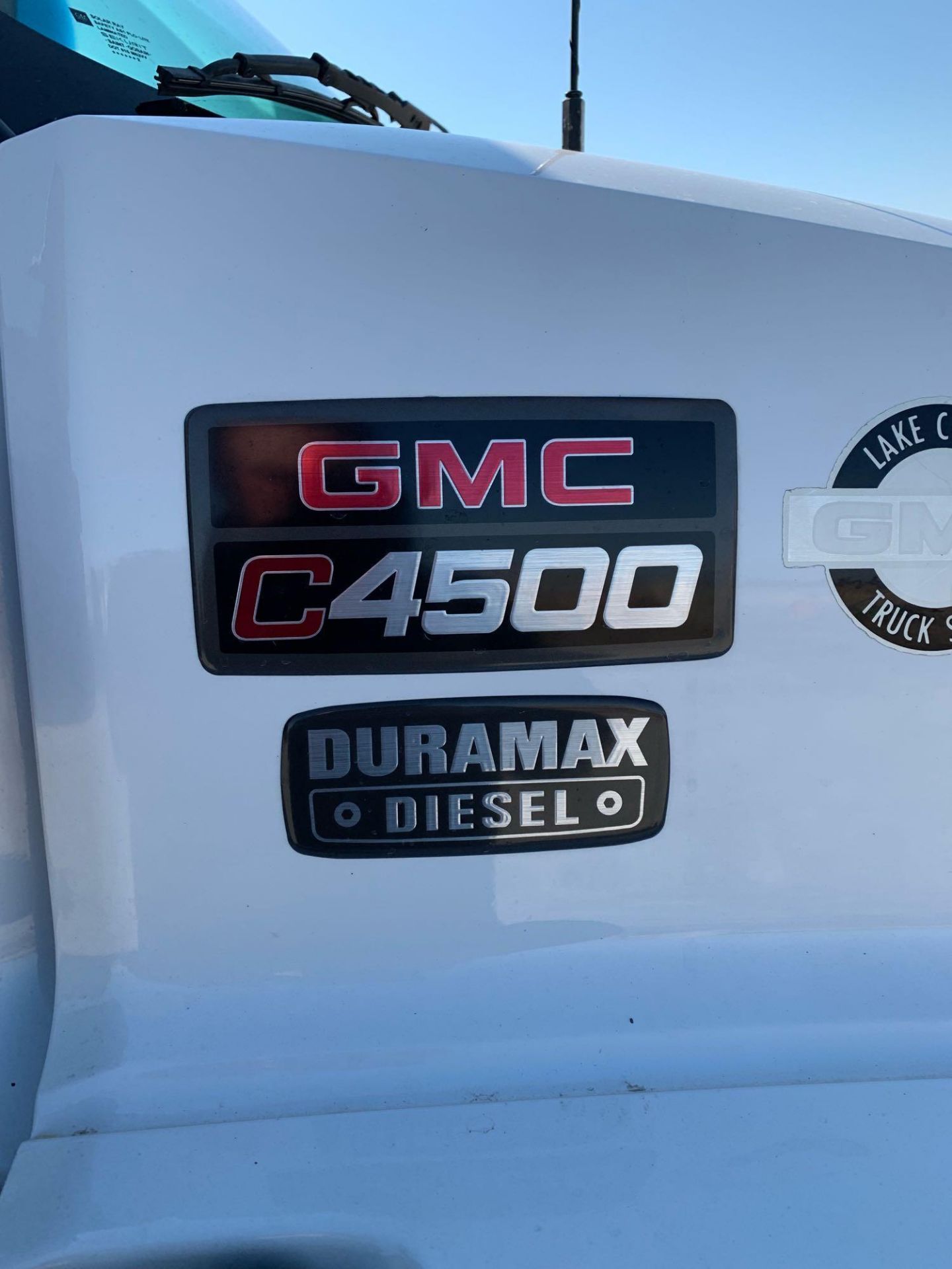 2003 GMC C4500 Duramax Diesel 6.6L Alison Transmission - Image 7 of 56