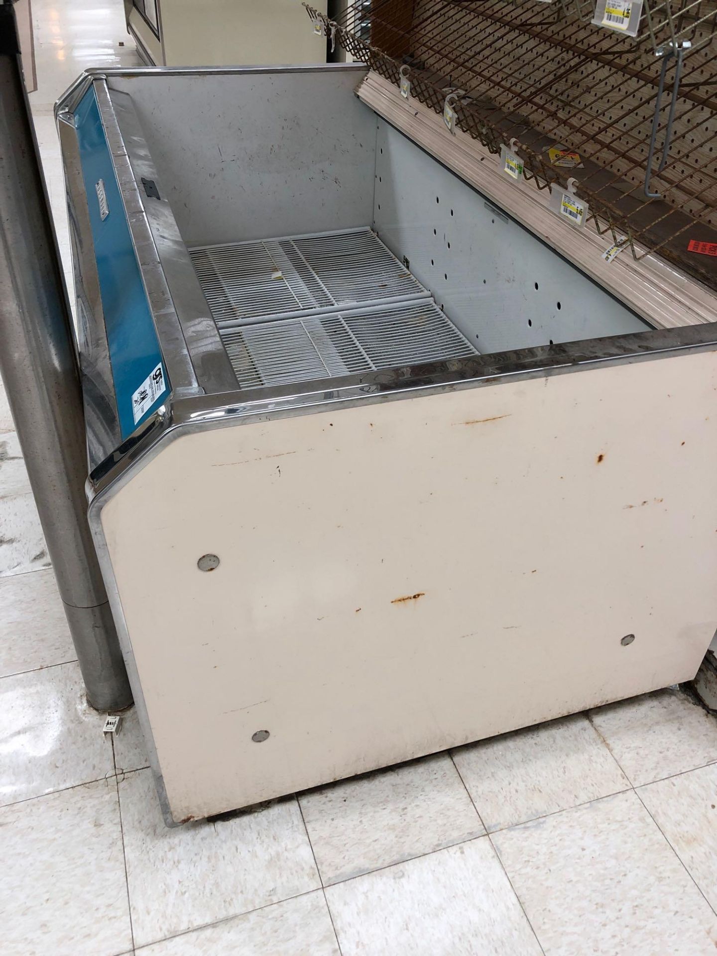 Hussmann Self Serve Merchandiser Freezer (Remote Condensing Unit Sold Separately) - Image 4 of 6