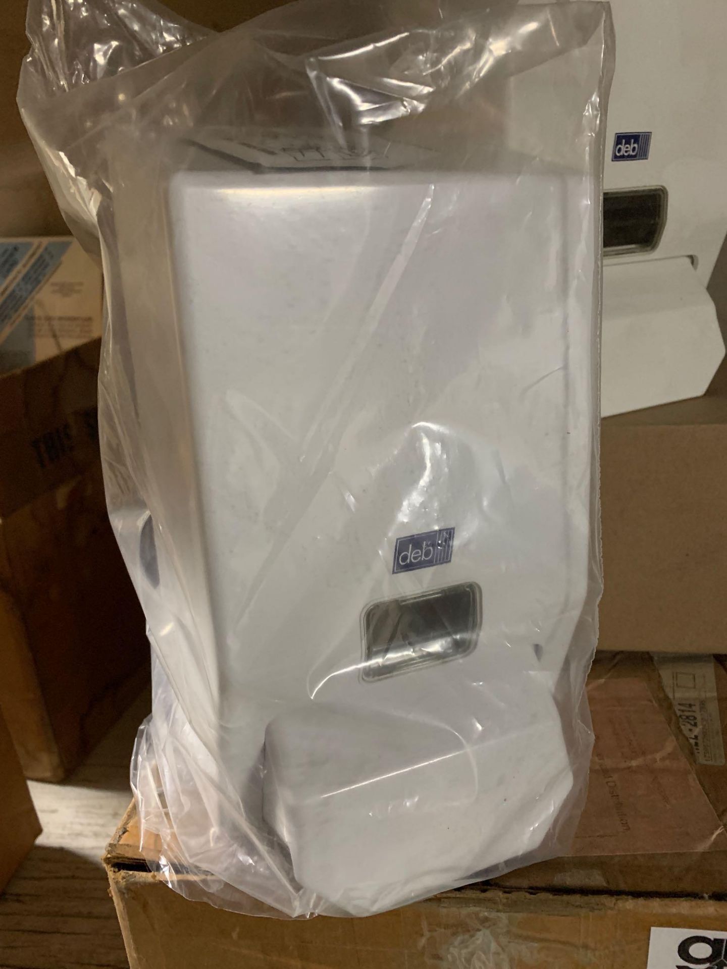 10 DEB Soap Dispensers - Image 2 of 4