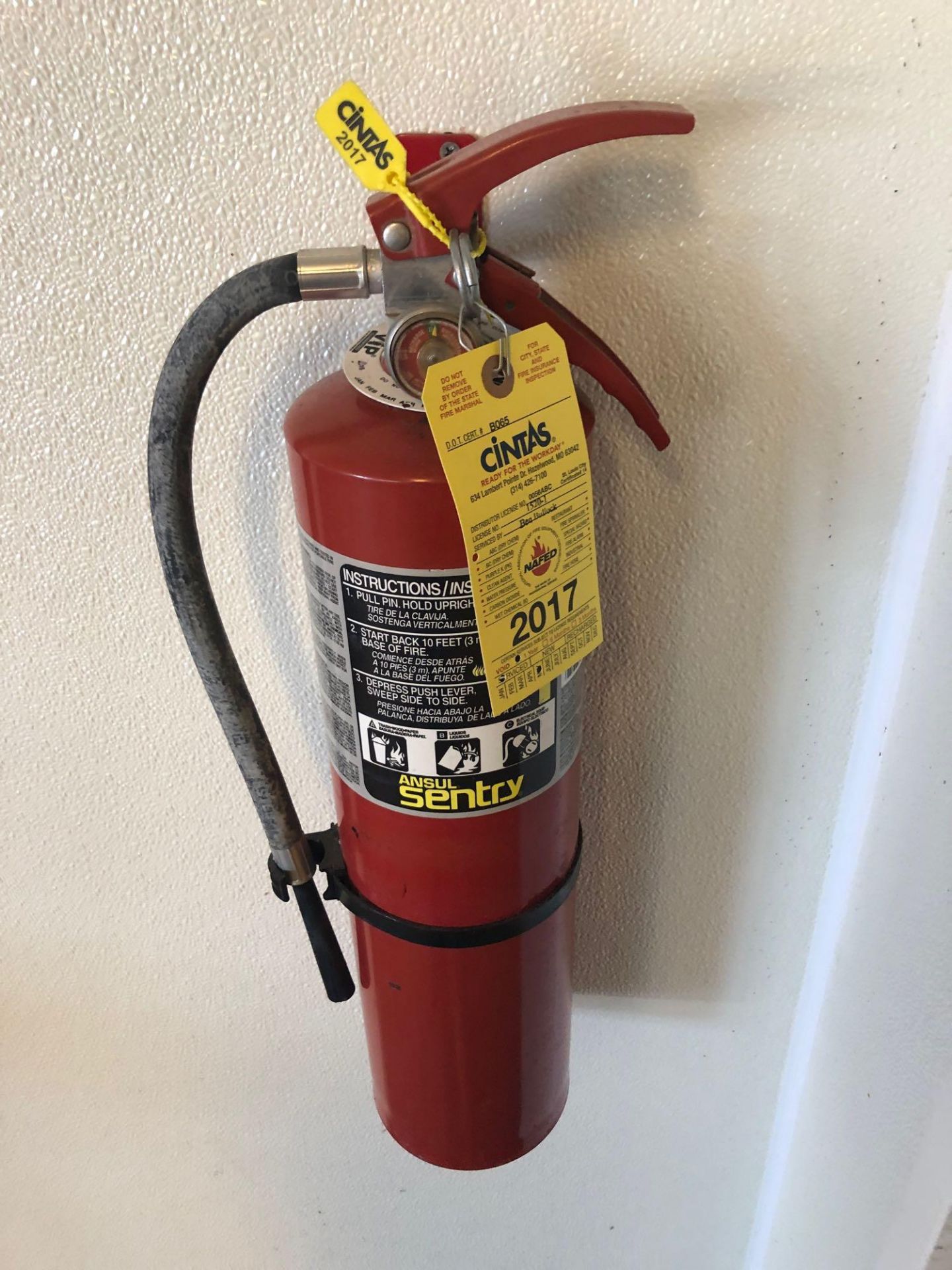 Ansul Sentry Fire Extinguisher - Image 2 of 3