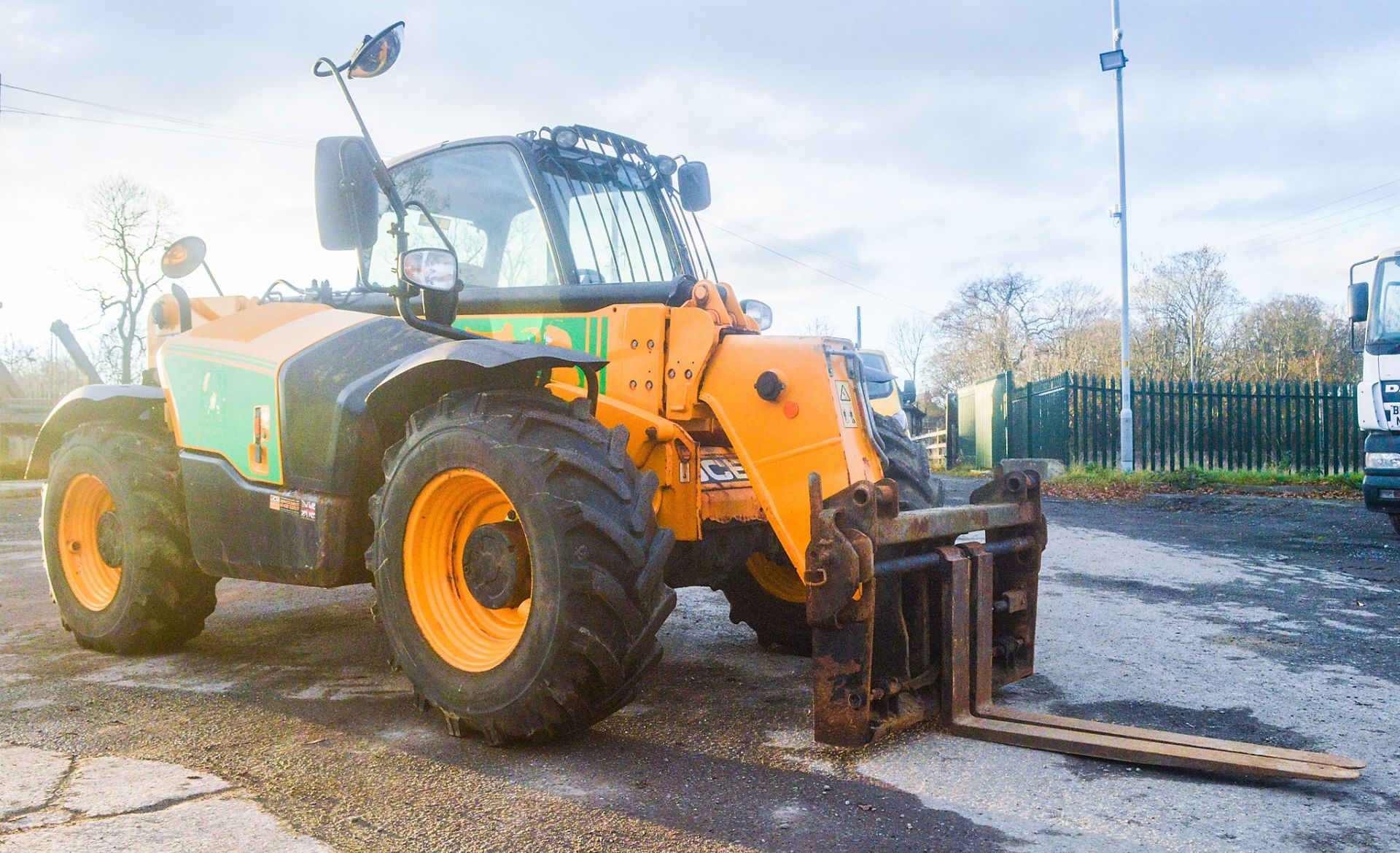 JCB 535-95 9.5 metre telescopic handler Year: 2014 S/N: 2342416 Recorded Hours: 2147 c/w turbo - Image 2 of 12