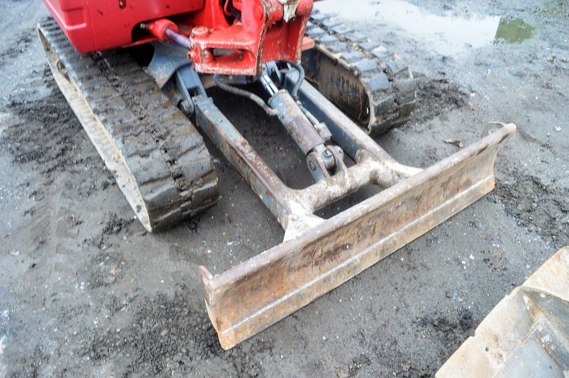 Takeuchi TB228 2.8 tonne rubber tracked excavator Year: 2012 S/N: 122801786 Recorded Hours: 4244 - Image 10 of 12