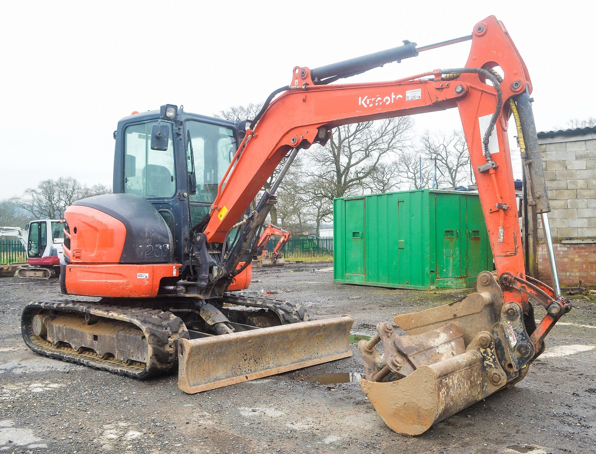 Kubota U48-4 4.8 tonne rubber tracked excavator Year: 2010 S/N: 50161 Recorded Hours: 5923 blade, - Image 2 of 12