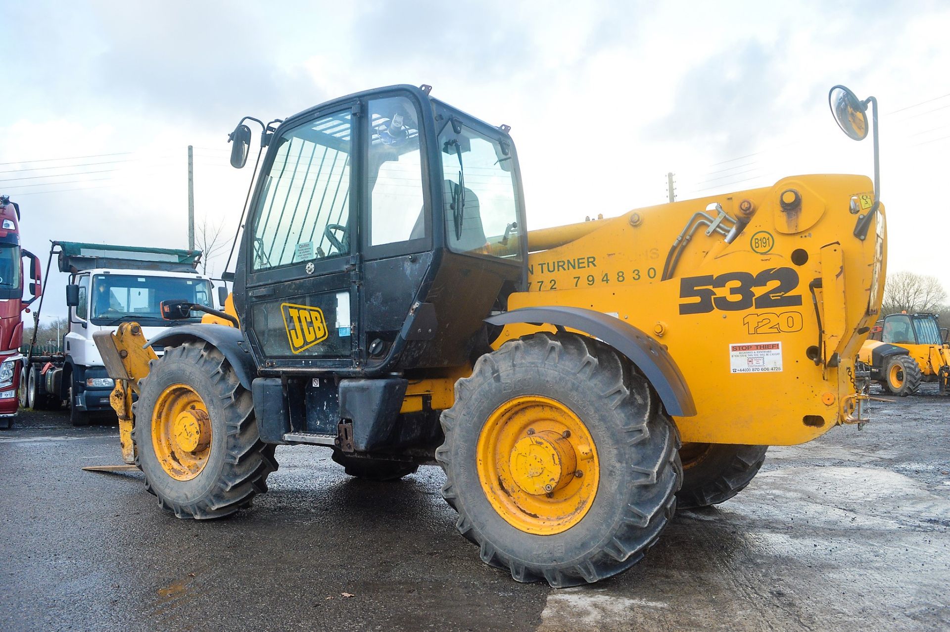 JCB 532-120 12 metre telescopic handler Year: 2002 S/N: 1005552 Recorded Hours: 9134 - Image 3 of 16