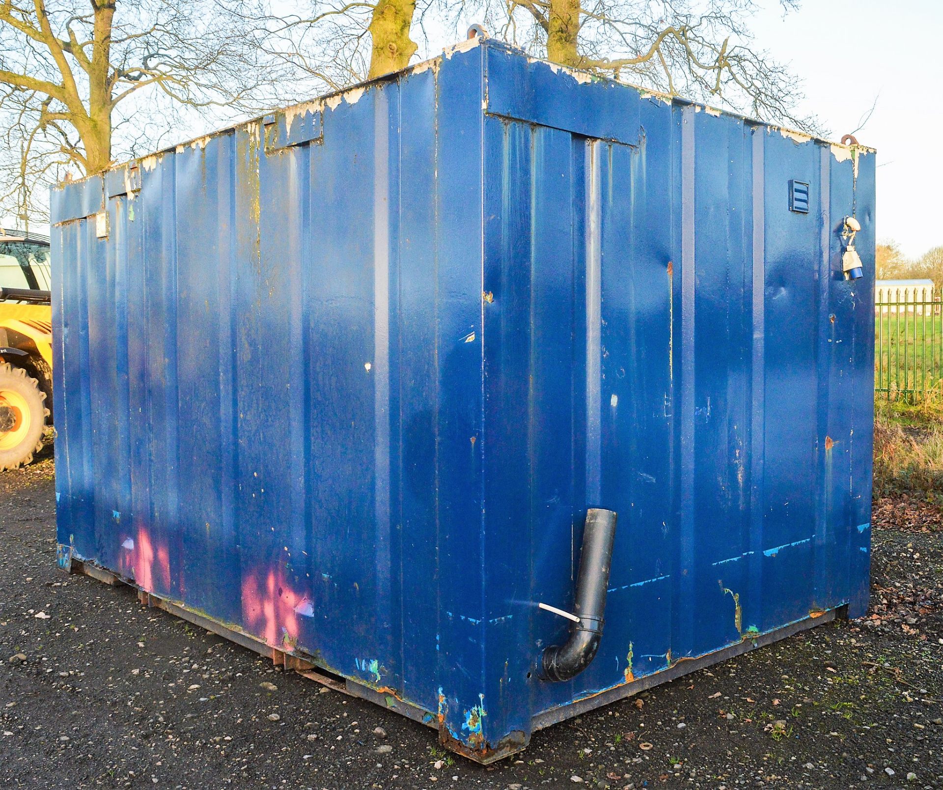 12 ft x 8 ft steel anti vandal 2 + 1 toilet site unit c/w tank, access steps & keys - Image 4 of 9