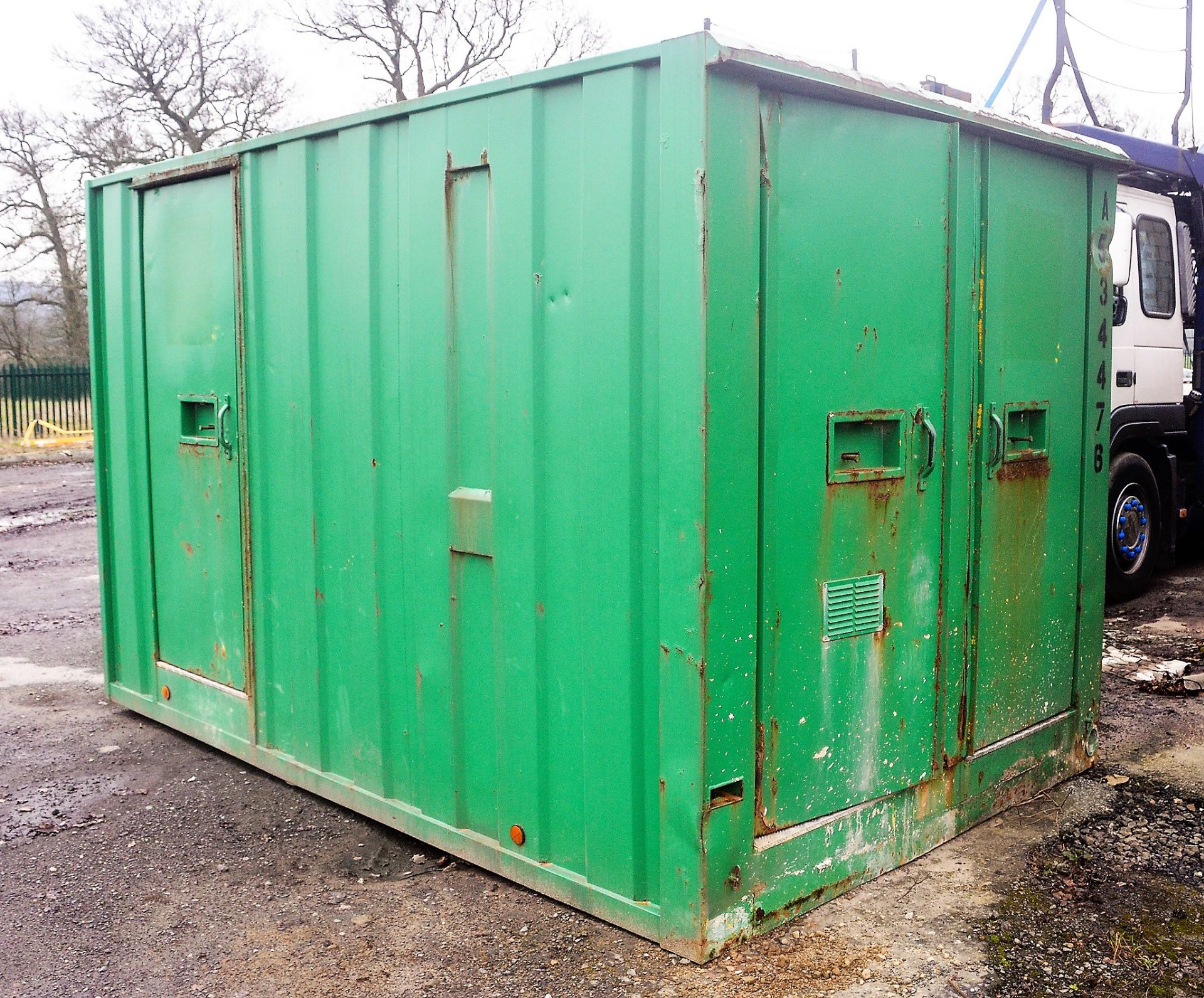 12 ft x 8 ft steel anti vandal mobile welfare unit comprising of: canteen, toilet & generator room - Image 4 of 9