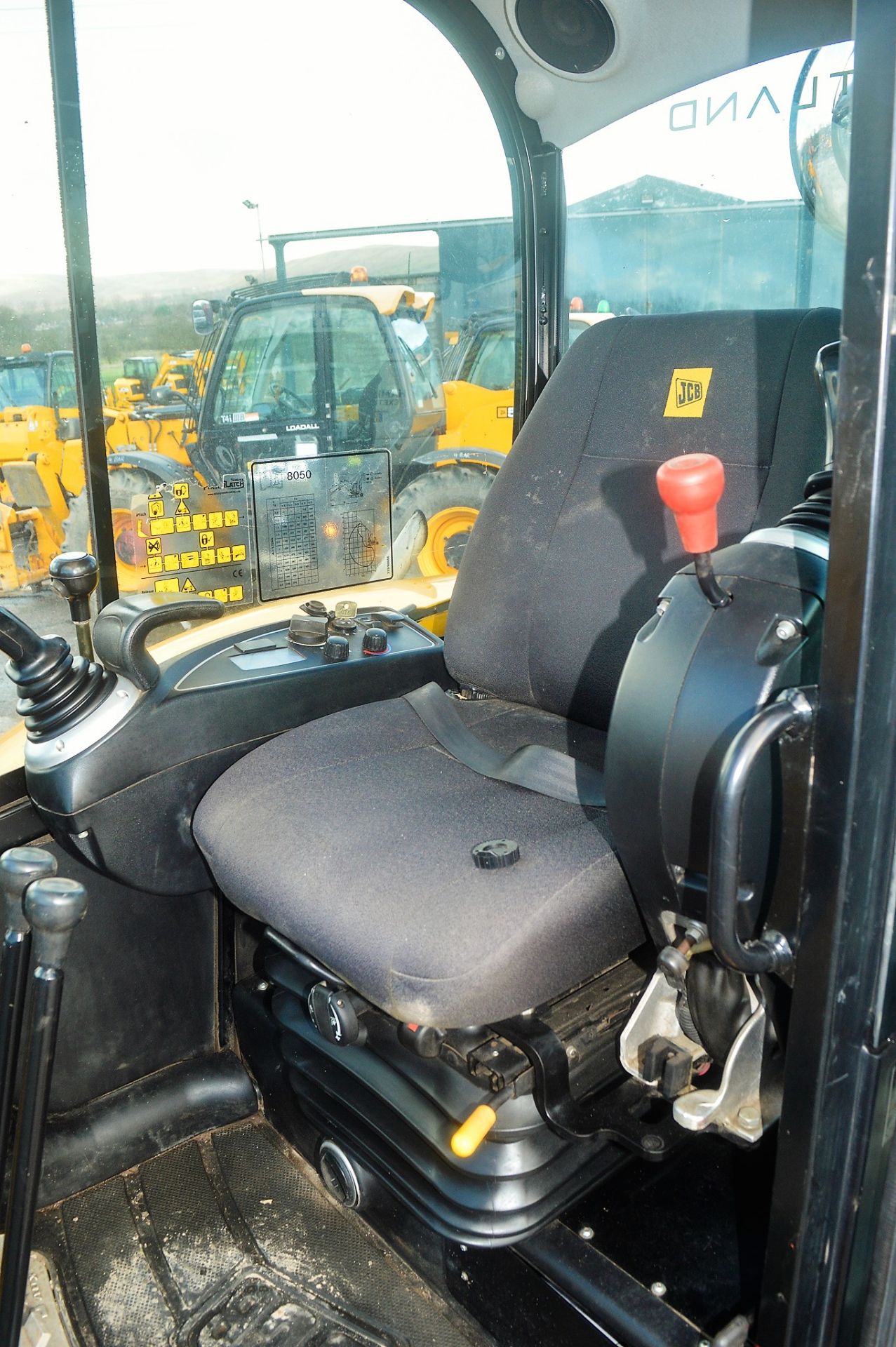 JCB 8050 RTS 5 tonne rubber tracked mini excavator Year: 2015 S/N: 2379446 Recorded Hours: 1220 - Image 12 of 14