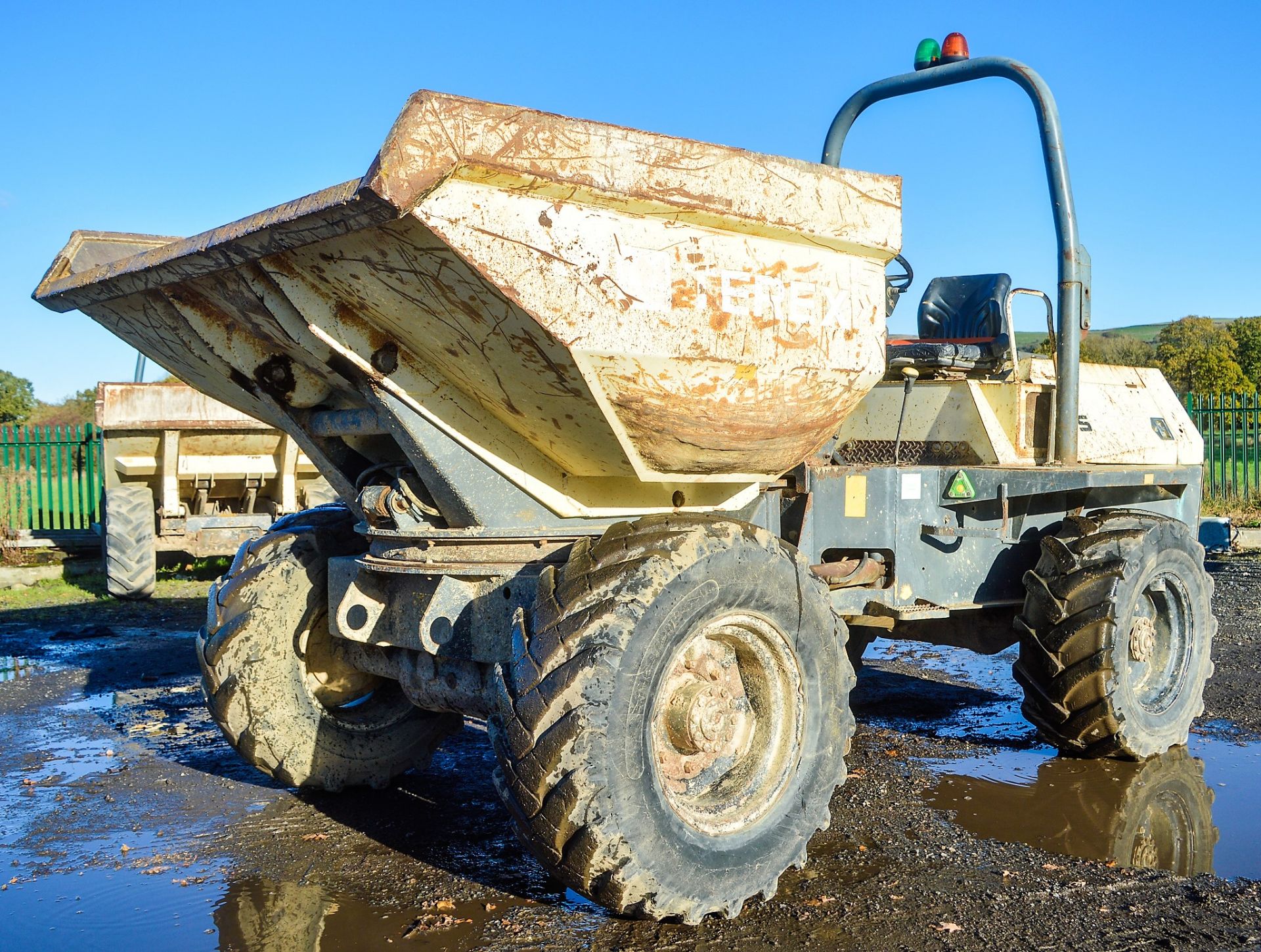 Benford Terex 6 tonne swivel skip dumper Year: 2006 S/N: E606FX136 Recorded Hours: Not displayed (