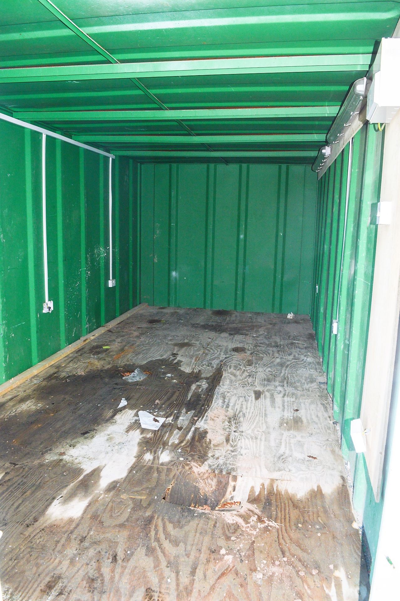 21 ft x 9 ft steel store site unit A555354 ** No keys (padlock type lock) but unlocked ** - Image 5 of 5