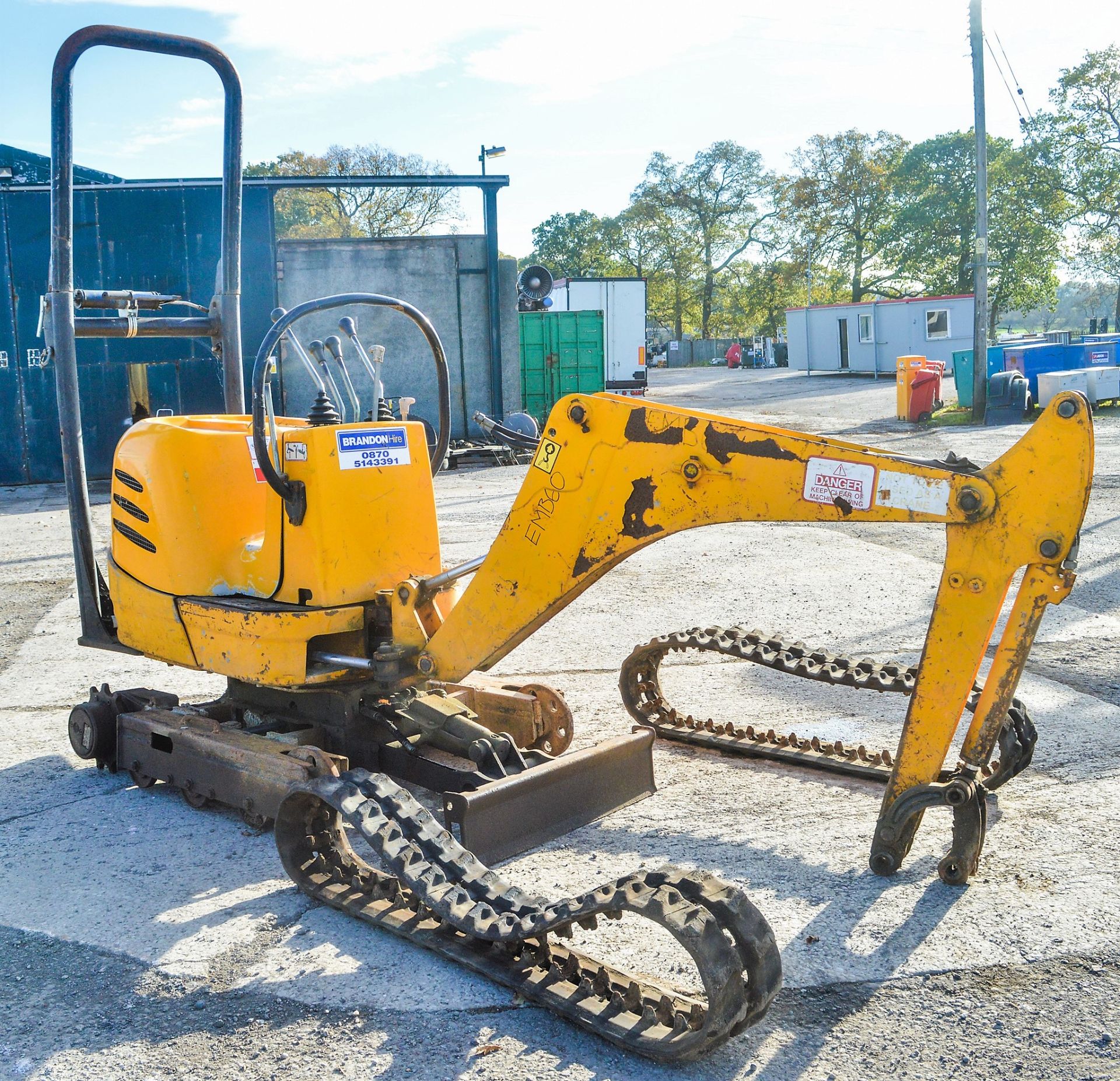 JCB 8008 0.8 tonne rubber tracked micro excavator Year: 2003 S/N: 1006445 Recorded Hours: 2525 blade - Image 2 of 12