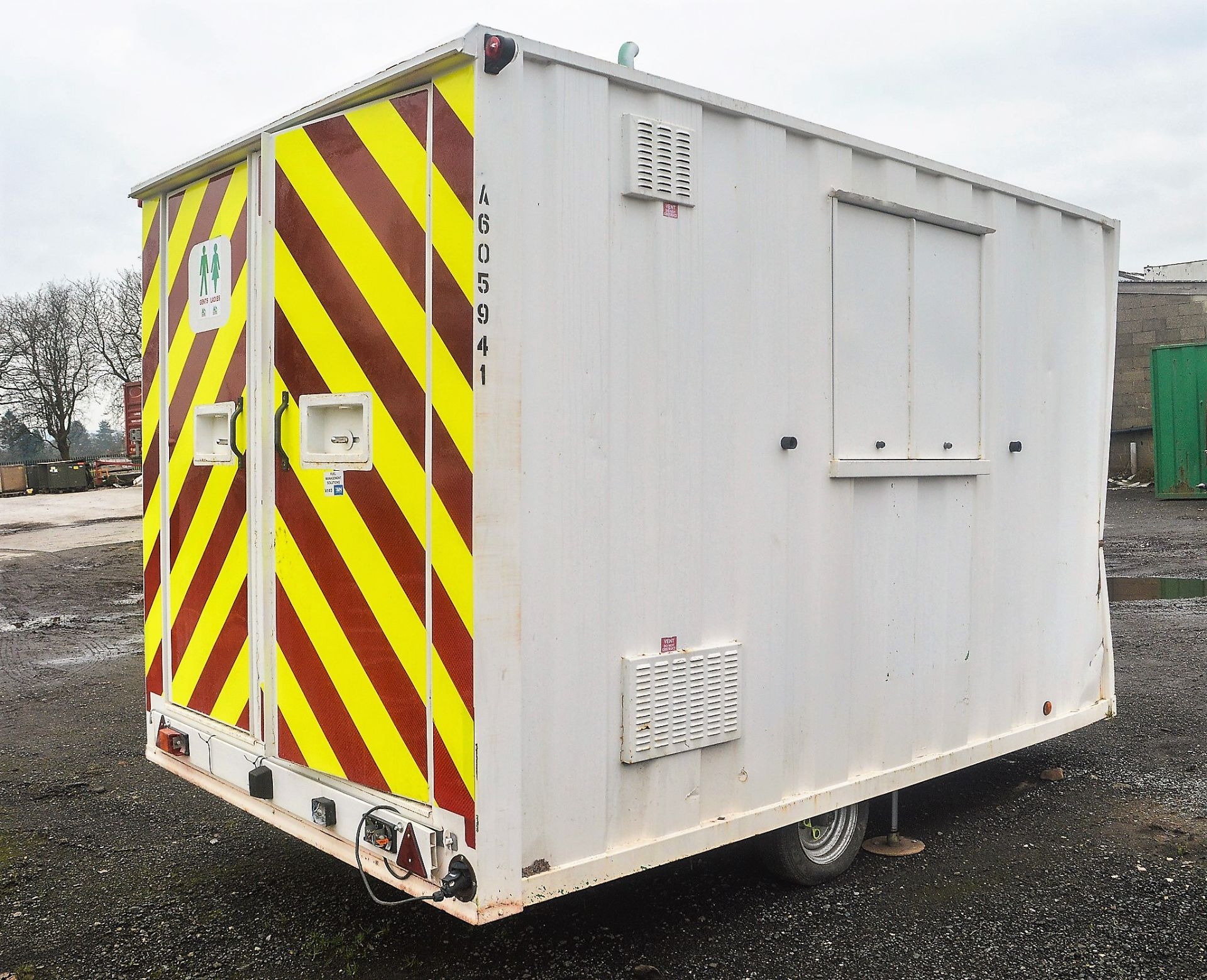 12 ft x 8 ft steel anti vandal mobile welfare unit comprising of: canteen, toilet & generator room - Image 3 of 9