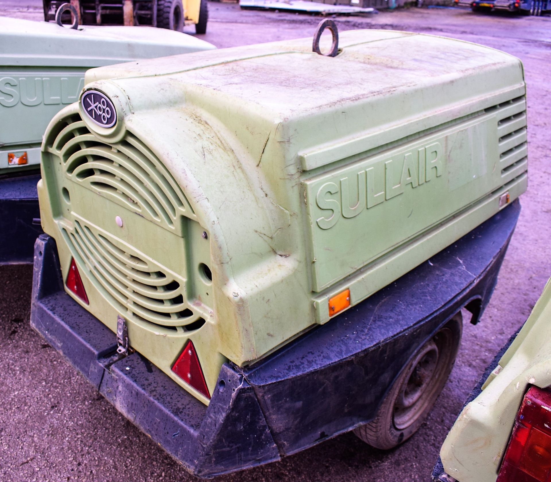 Sullair 85 cfm diesel driven mobile air compressor Year: 2007 Recorded Hours: 847 1103 - Image 2 of 3